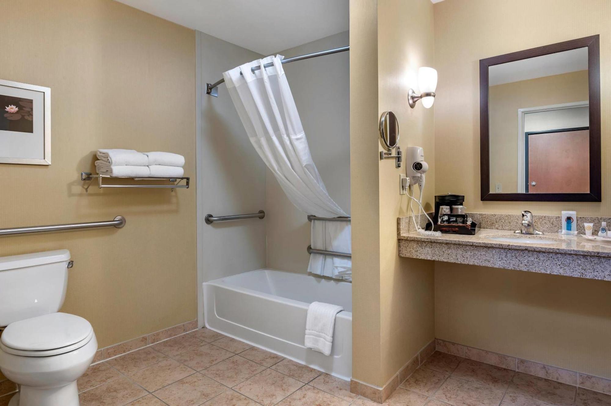 Business King Suite - Accessible/Non-Smoking