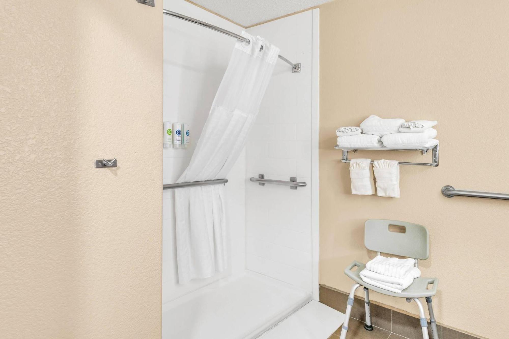 Business King Suite - Accessible/Non-Smoking