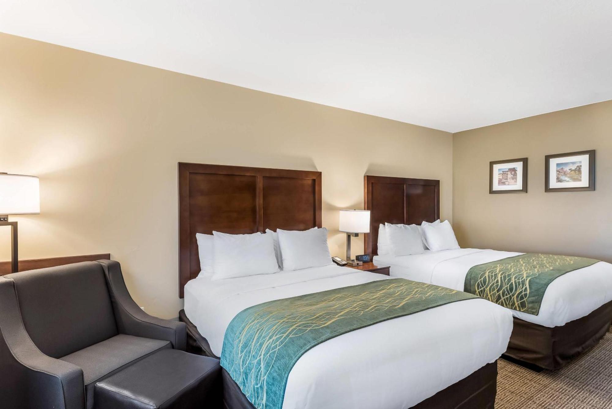 Standard Queen Room with Two Queen Beds - Non-Smoking
