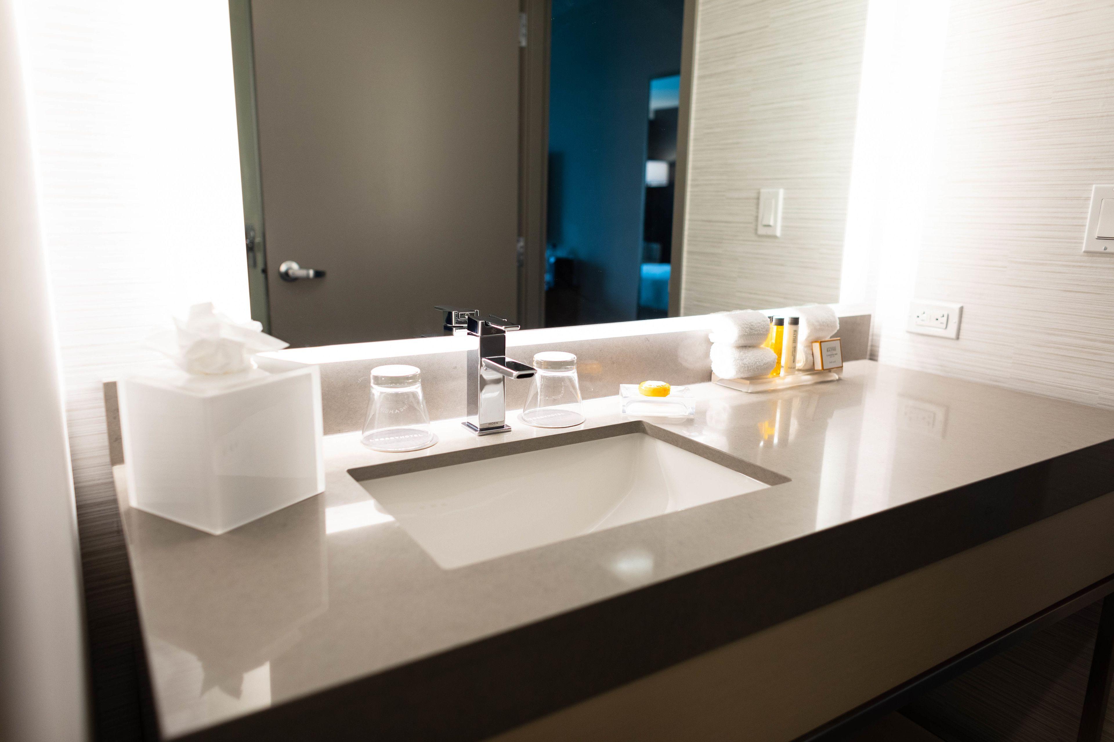 King Room with Roll-In Shower - Disability Access