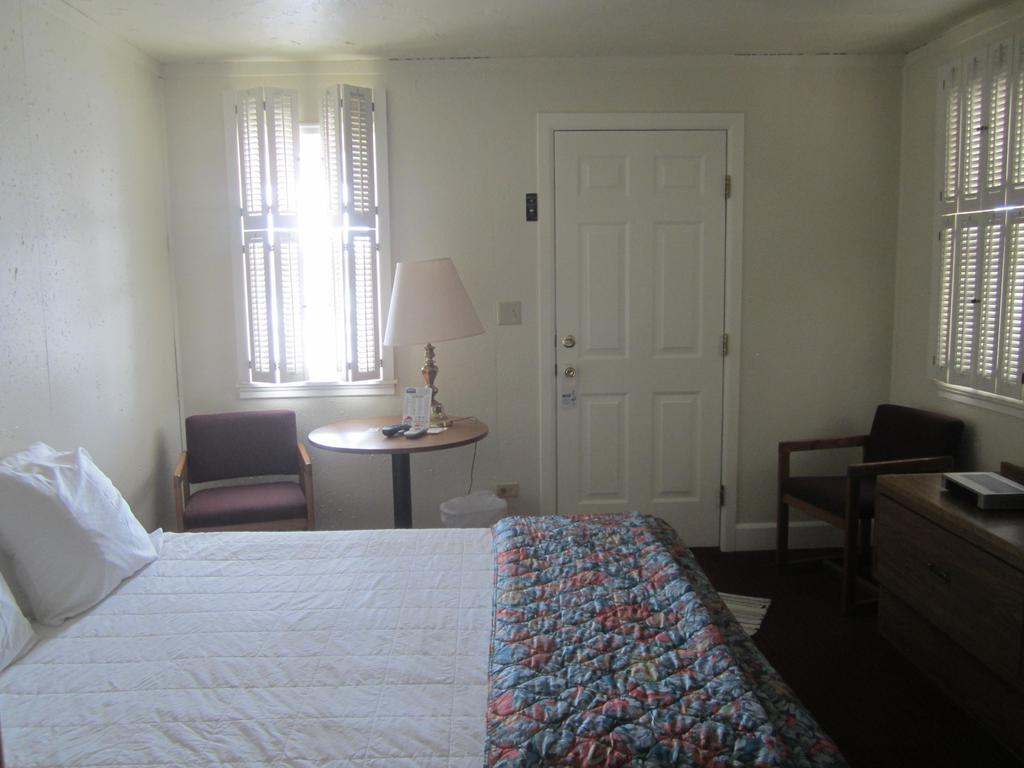 Double Room with Two Double Beds - Non-Smoking