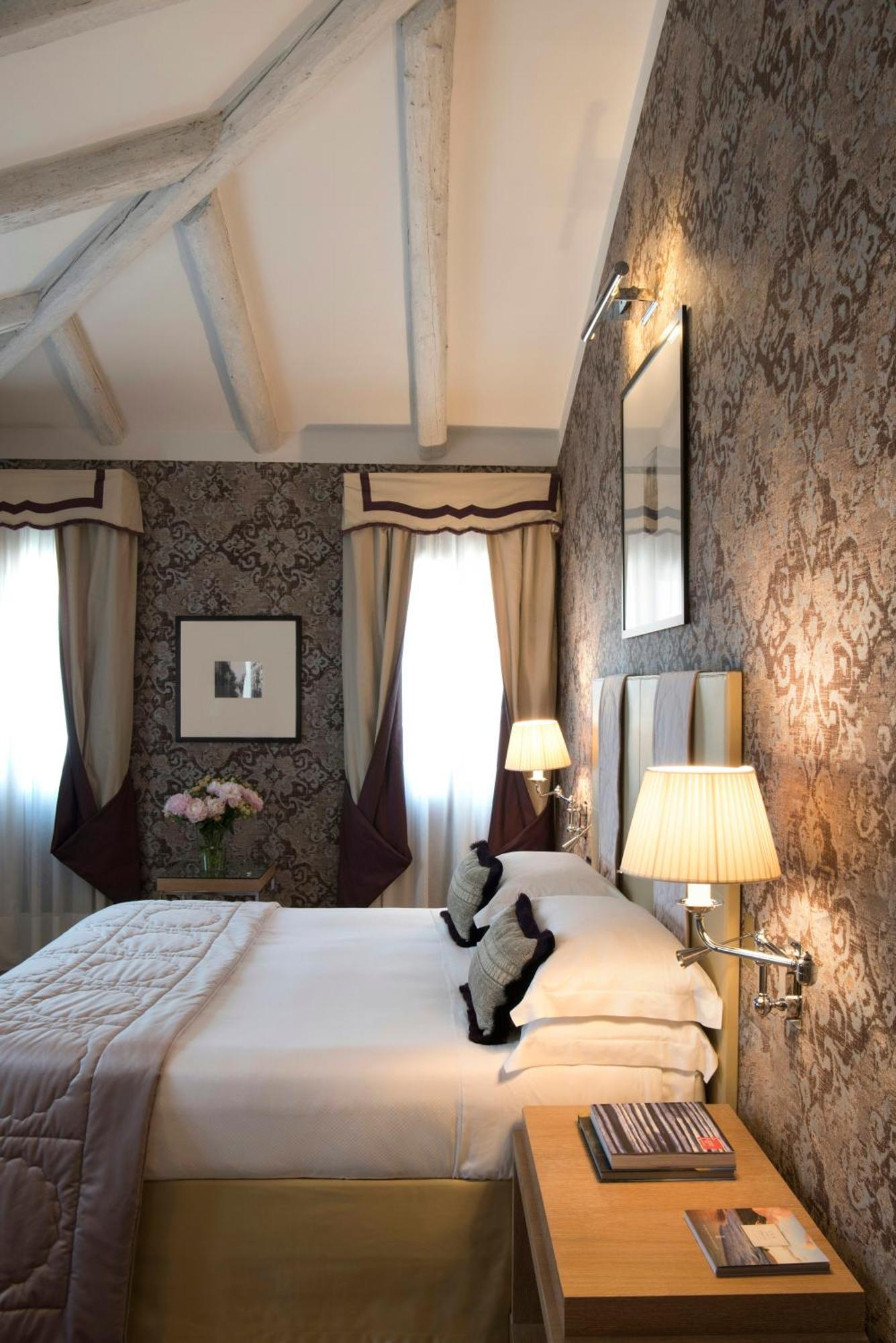 Deluxe Double Room with Canal View