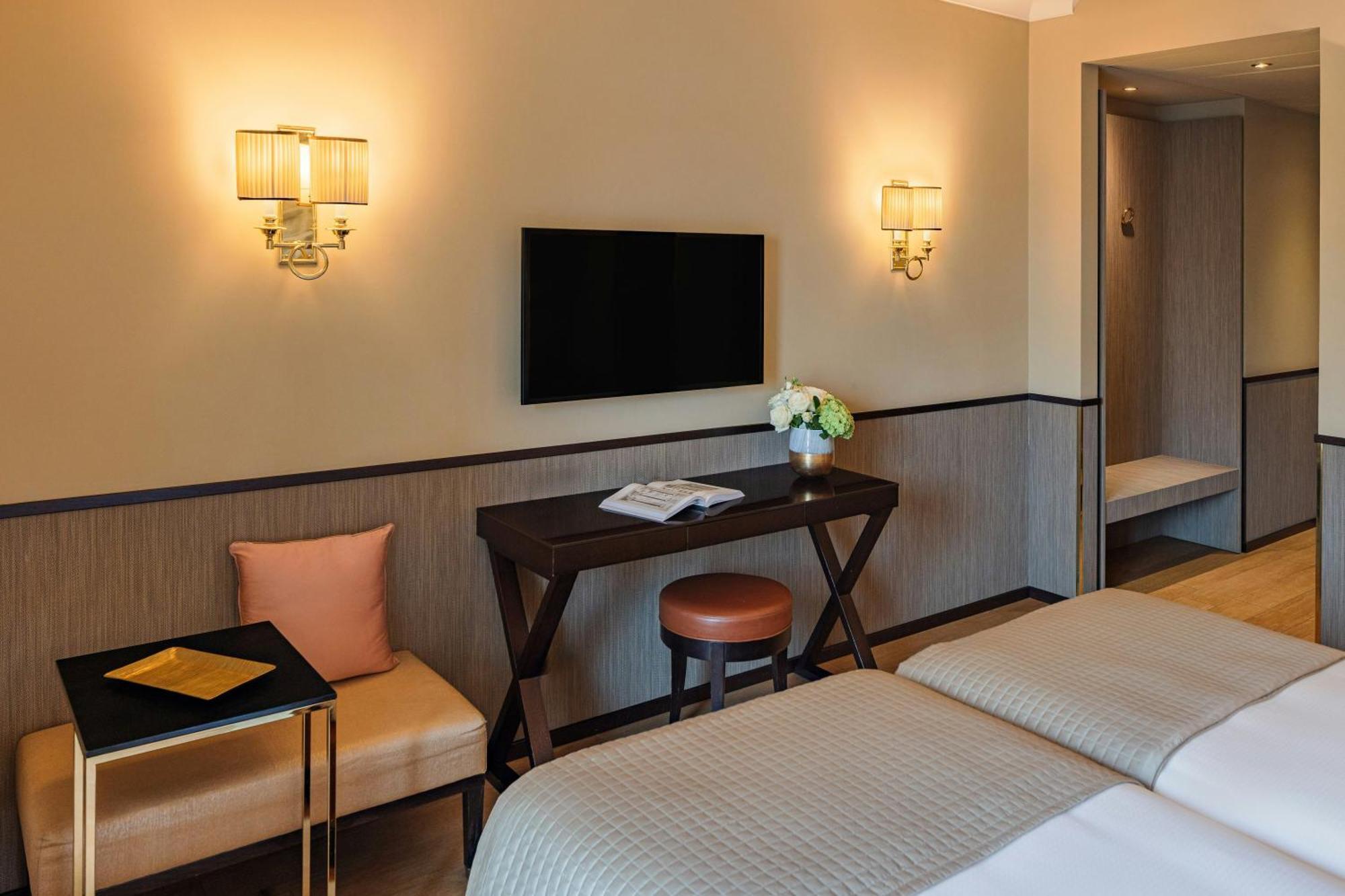 Deluxe Double or Twin Room with Balcony