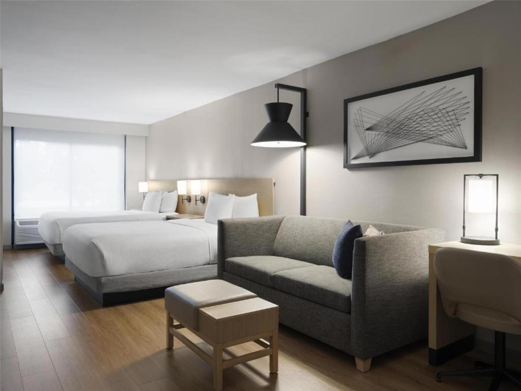 Queen Room with Two Queen Beds and Sofa Bed,1730047716:JPEG