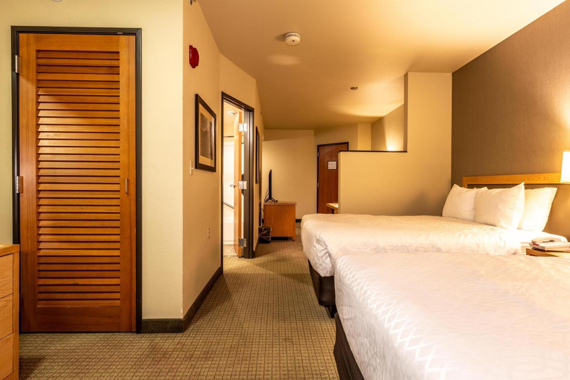 Junior Suite with Two Queen Beds