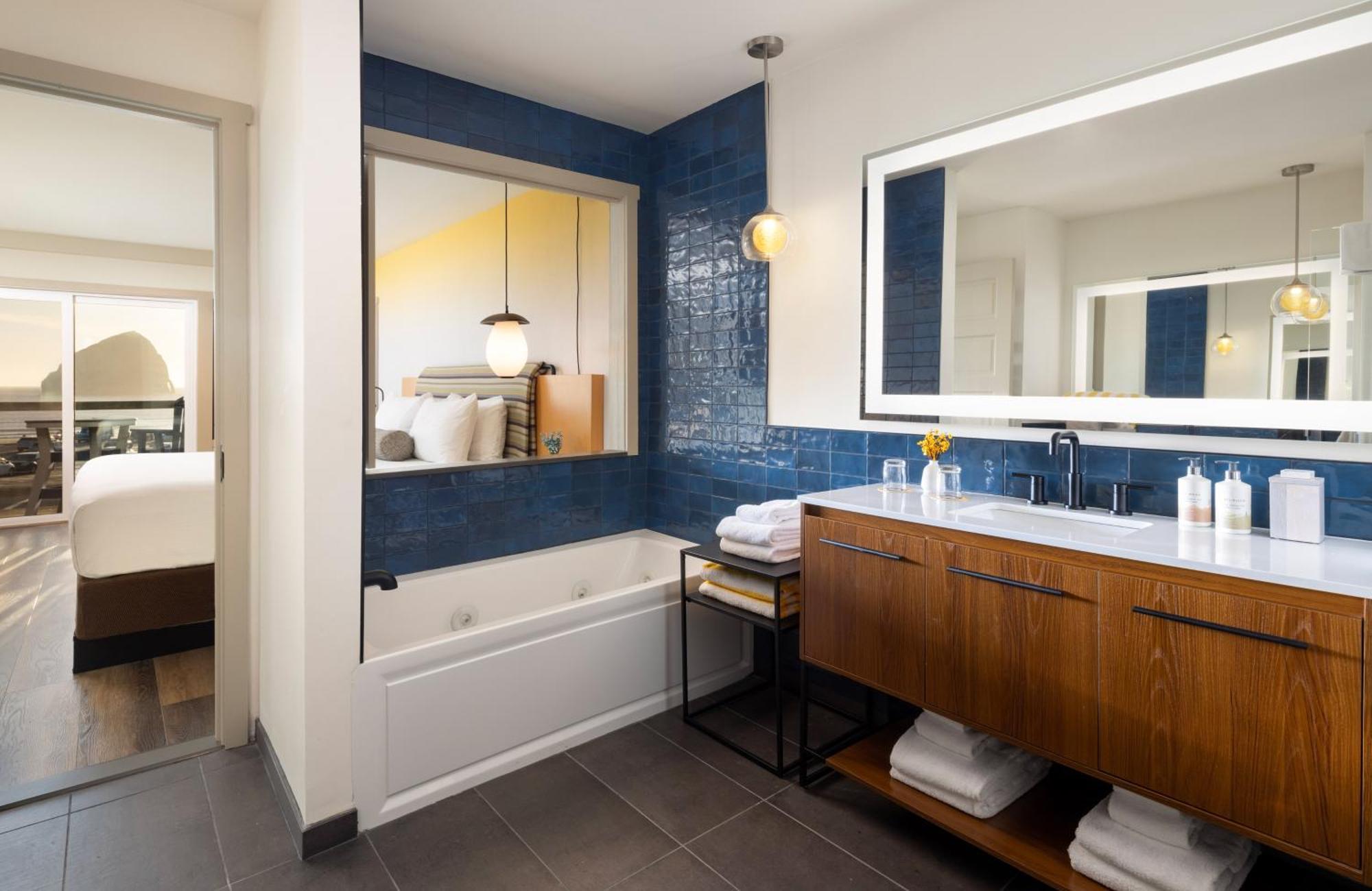 King Room with Jacuzzi - Pet Friendly,1731406581:JPEG