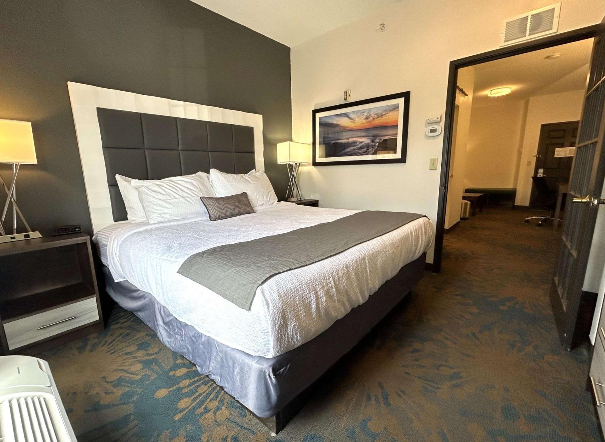 King Suite with Sofa Bed - Non-Smoking