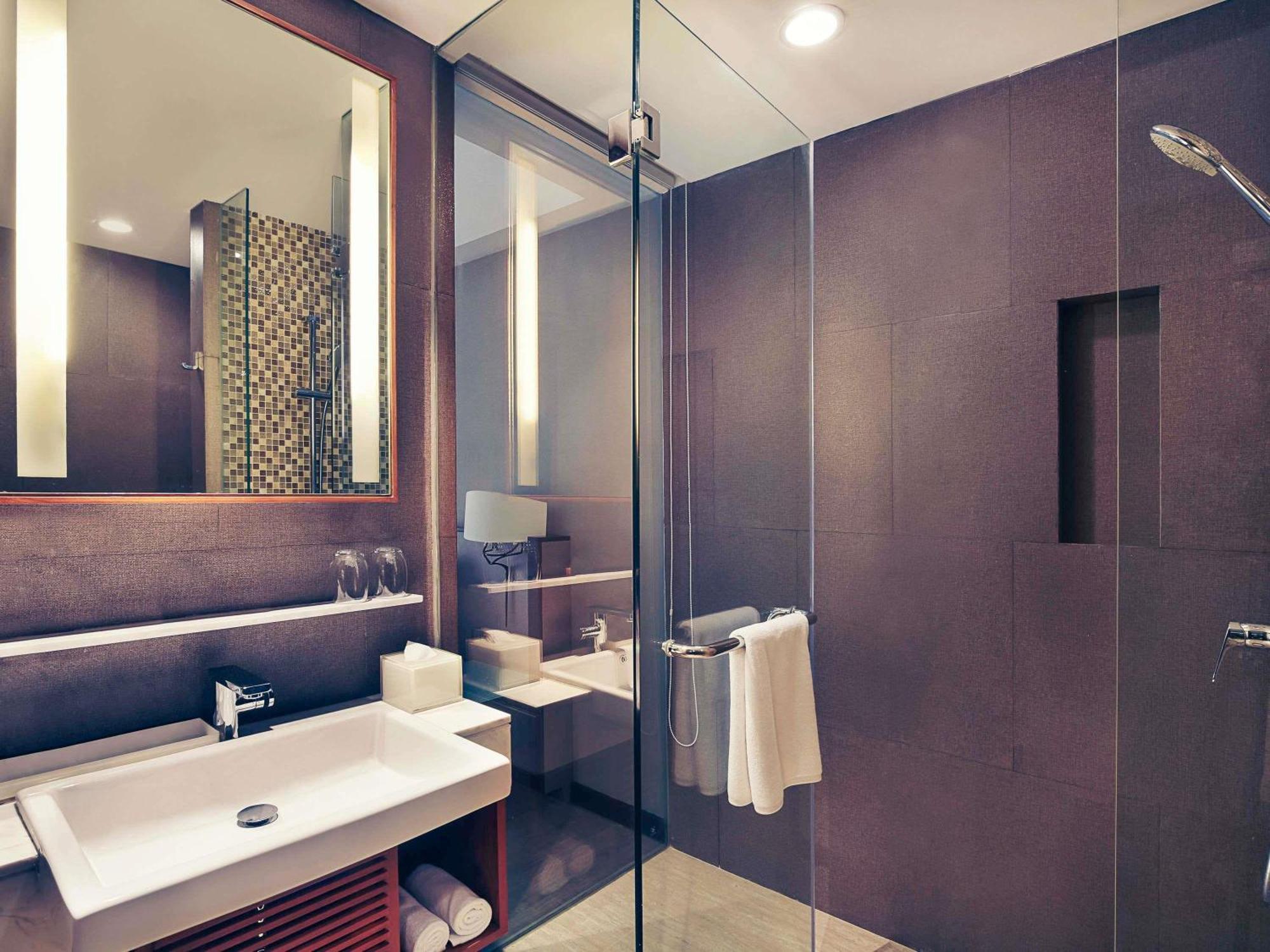 Deluxe King Room with Balcony