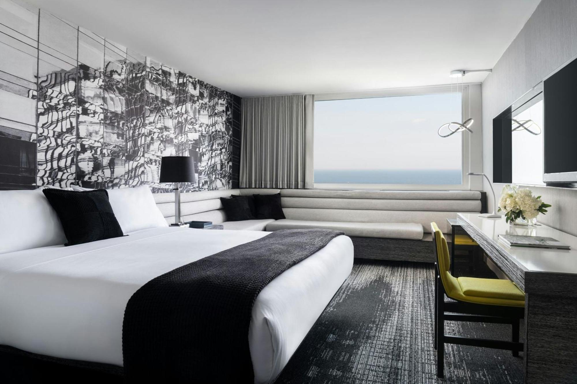 King Room with Lake View and Tub - Mobility/Hearing Accessible