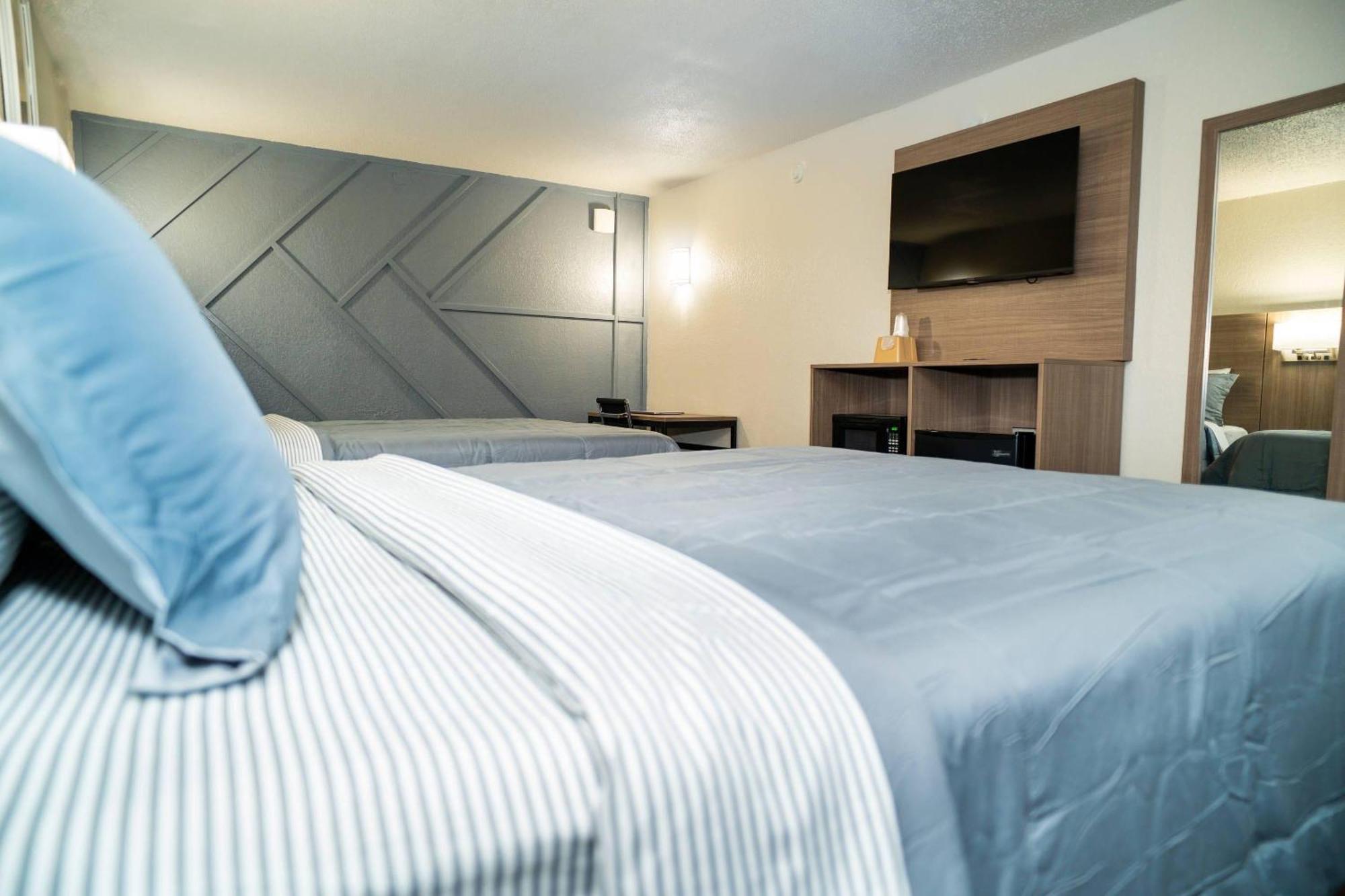 Double Room with Two Double Beds - Smoking