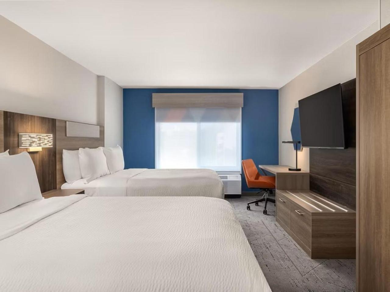 Standard Room with Two Queen Beds