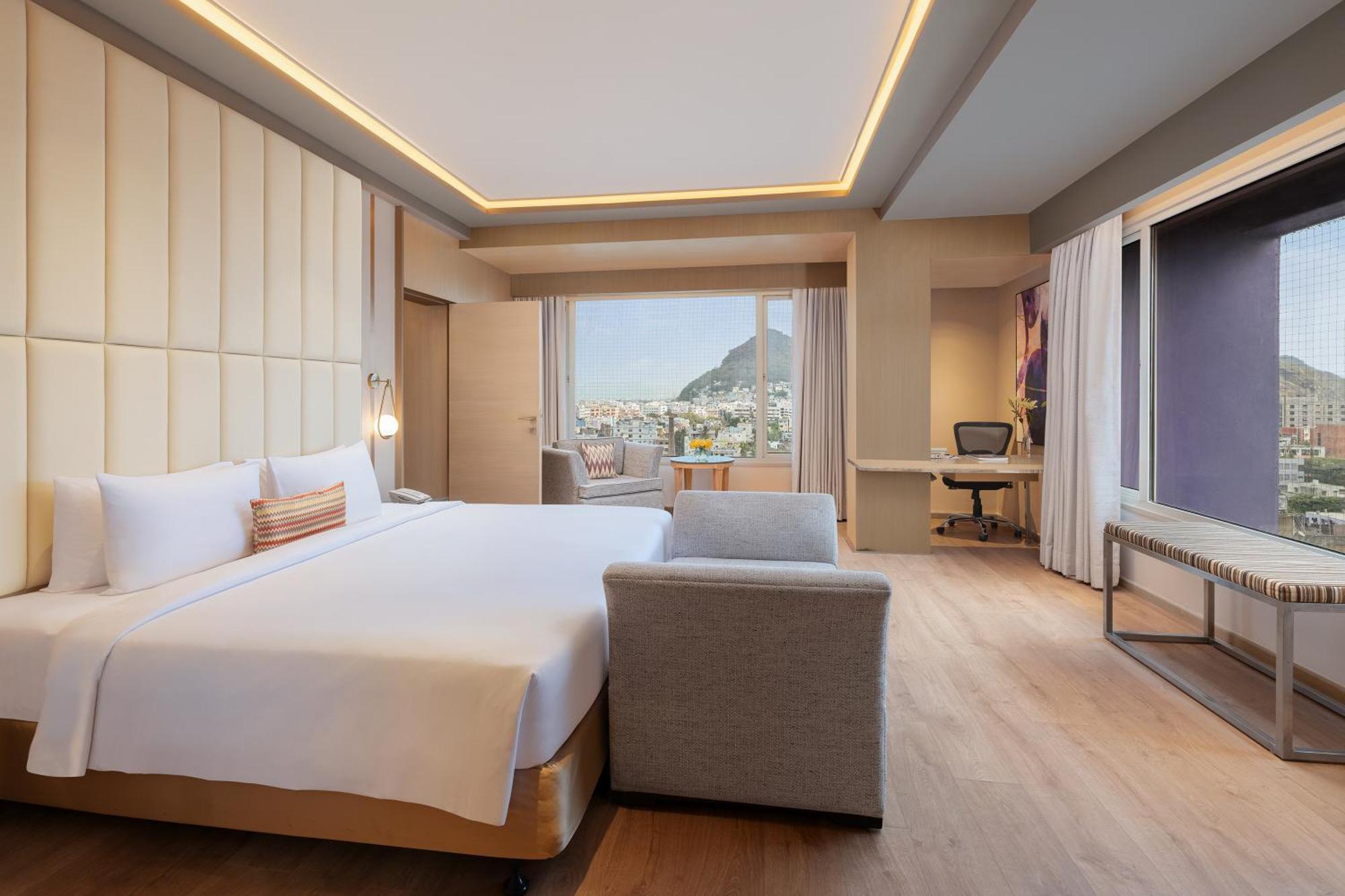 Suite,1739411551:JPEG