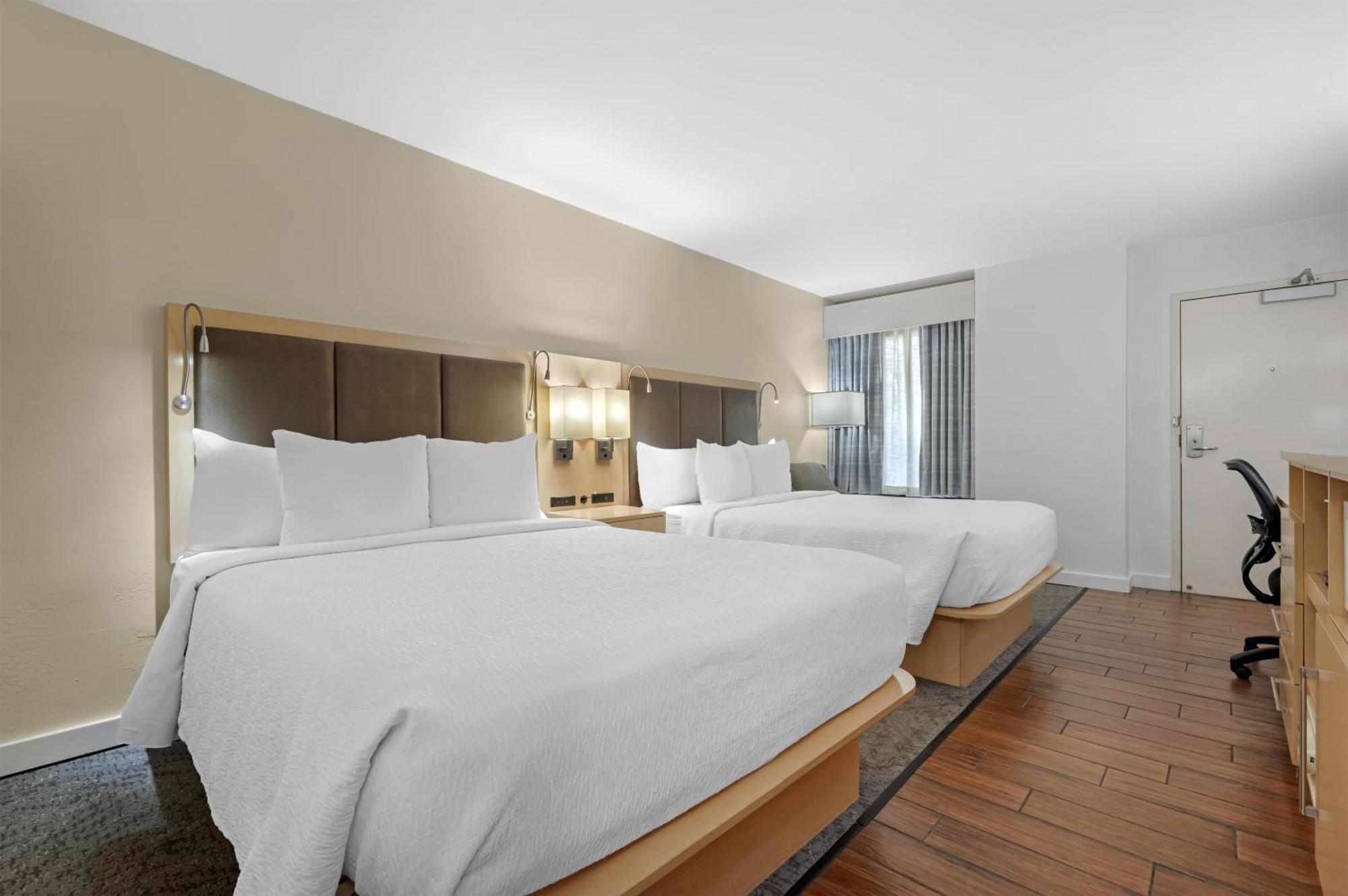 Queen Room with Two Queen Beds - Non-Smoking,1739419593:JPEG