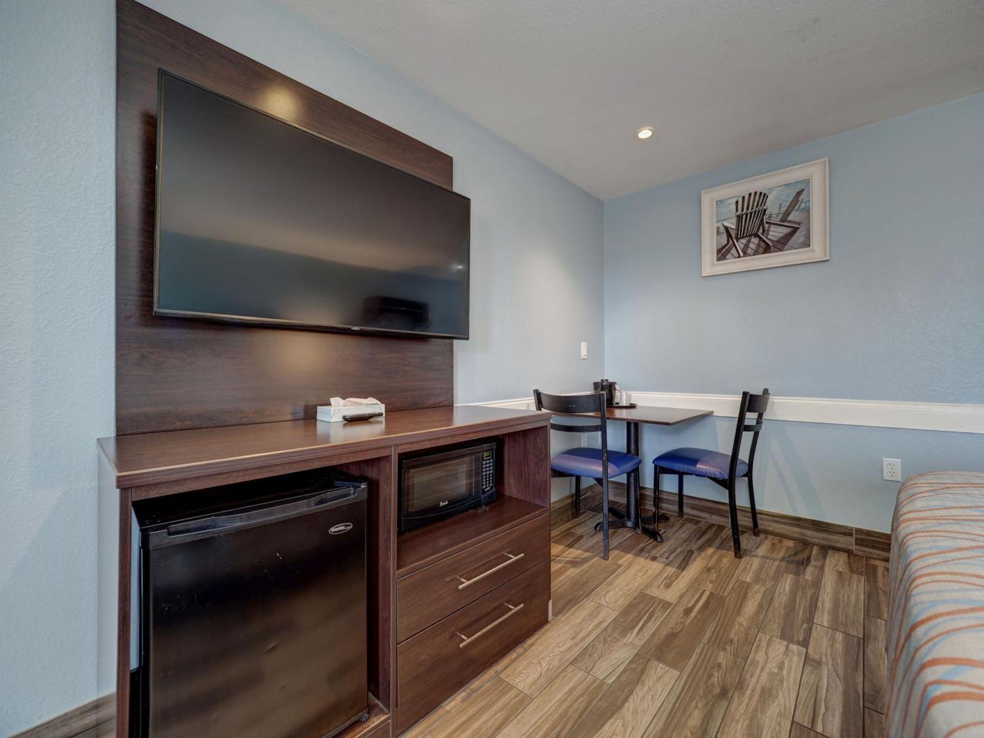 Deluxe King Room - Smoke Free,1739462815:JPEG