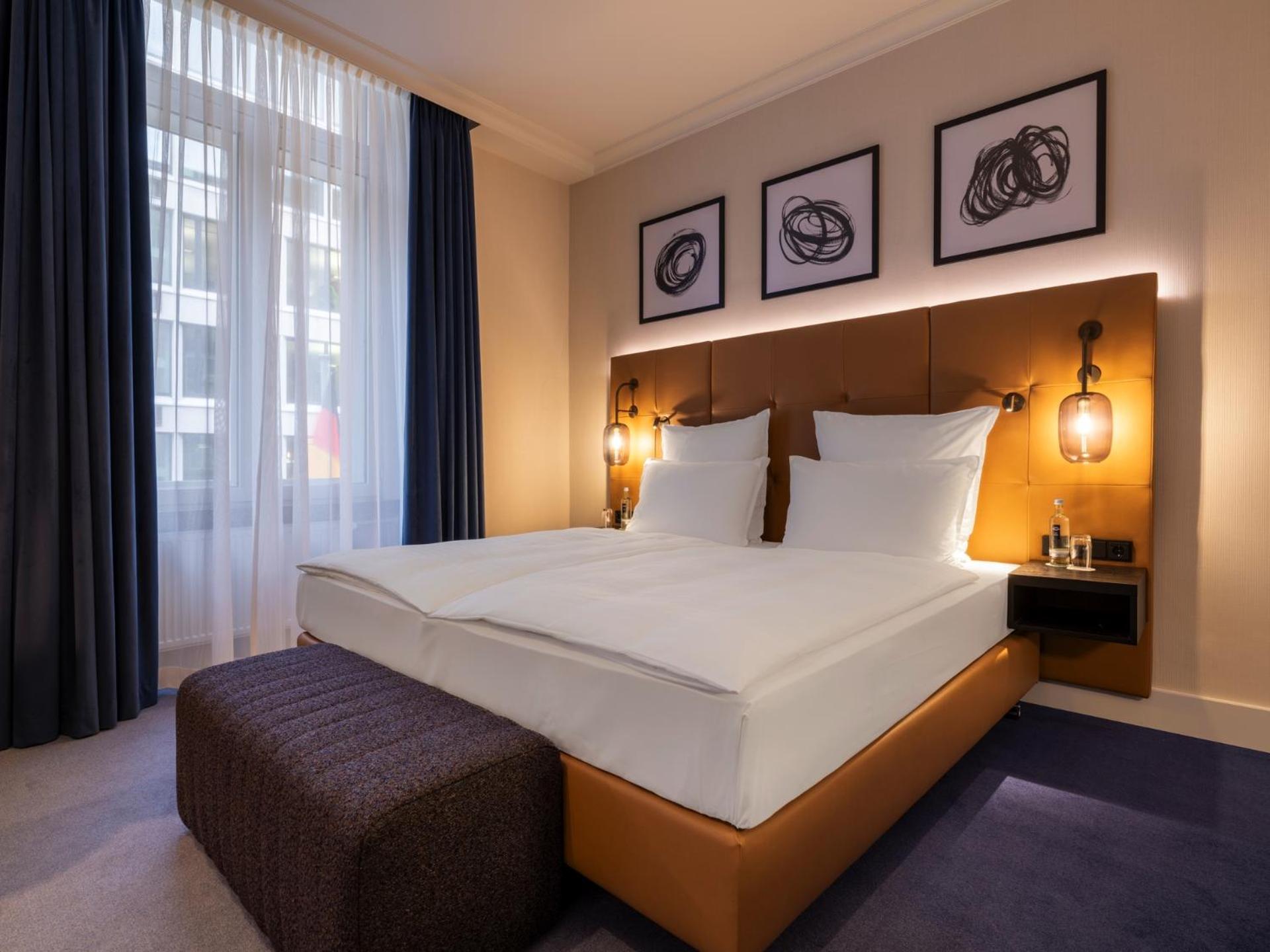 Deluxe Signature Room