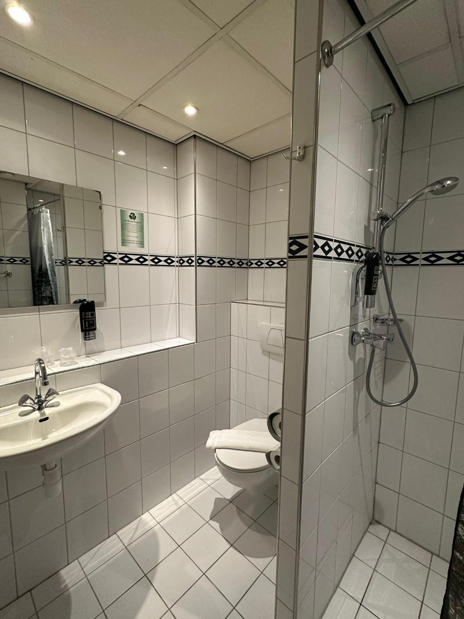 Double Room,1742571333:JPEG