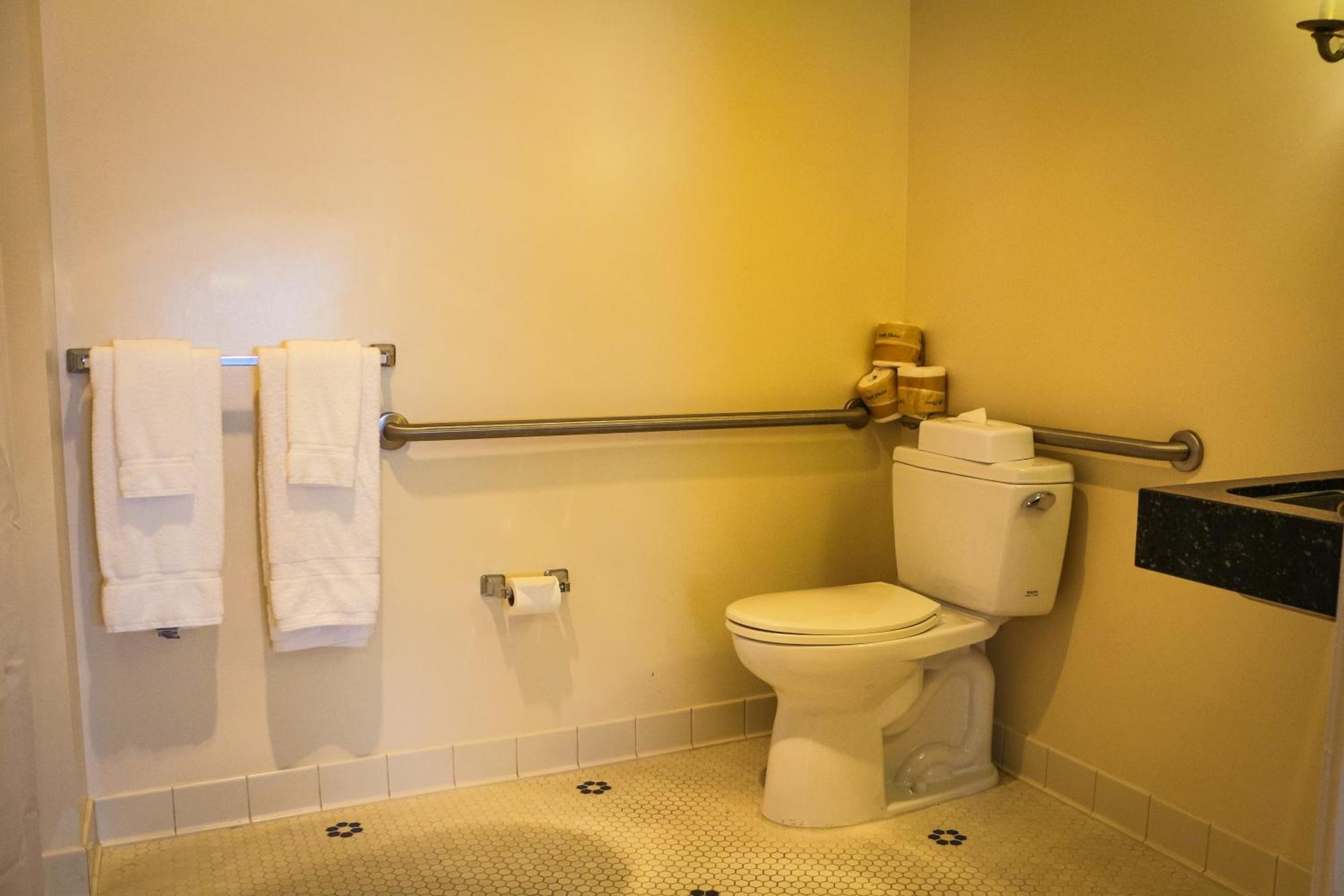 Queen Room - Disability Access