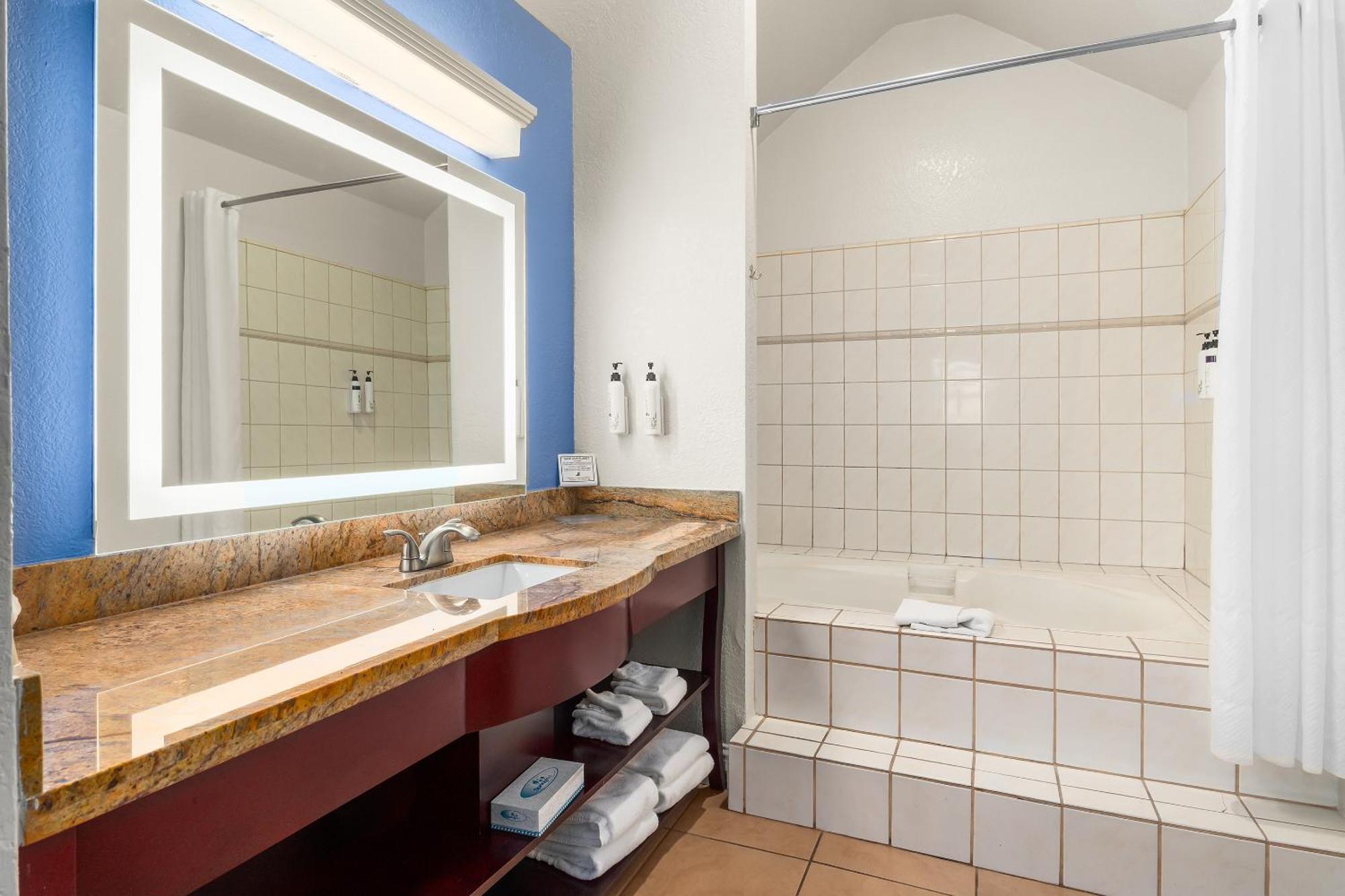 King Suite,1742612060:JPEG