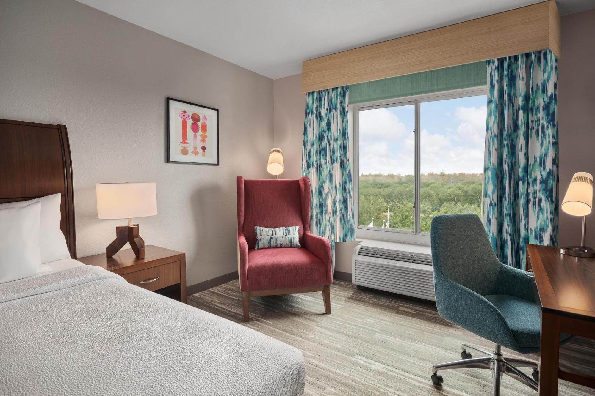 King Room with Accessible Tub - Mobility Access,1742649084:JPEG