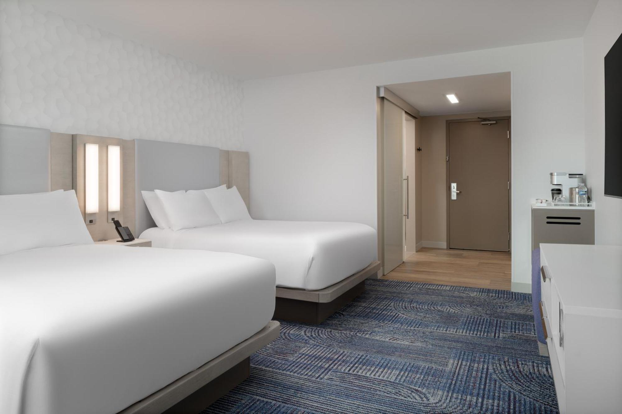 Queen Room with Two Queen Beds,1742652674:JPEG