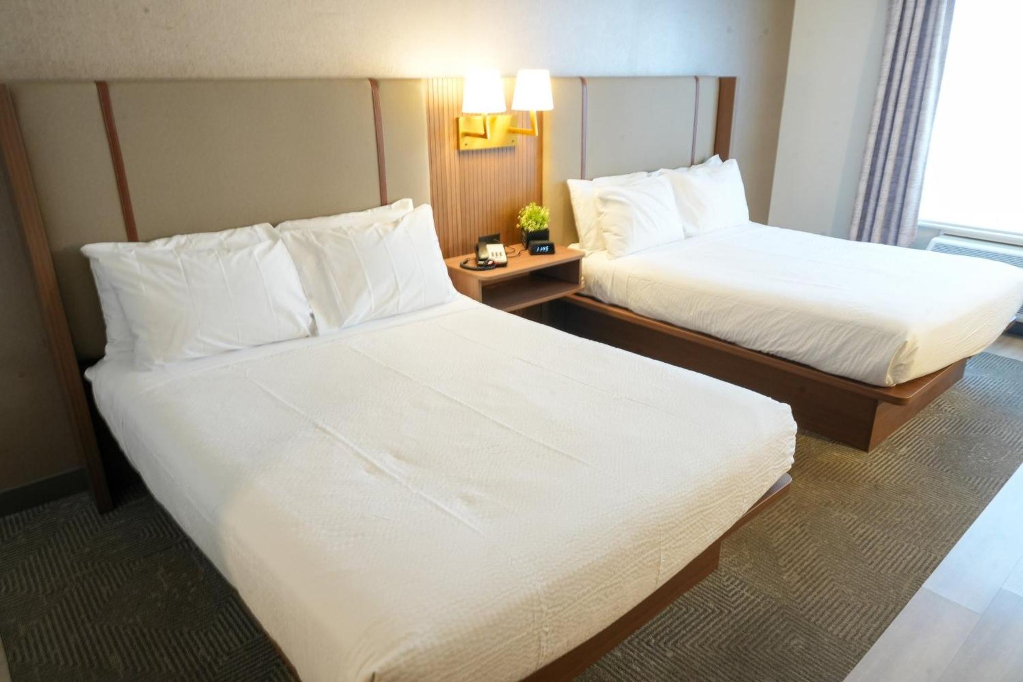 King Room - Mobility Access/Hearing Accessible