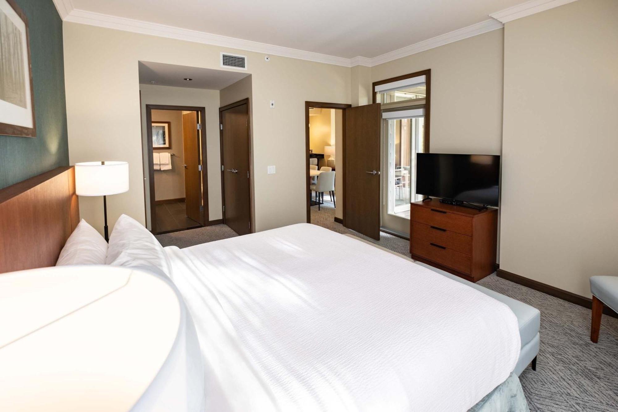 Three Bedroom Suite, 2 King Beds, 1 Queen Bed, Sofa Bed