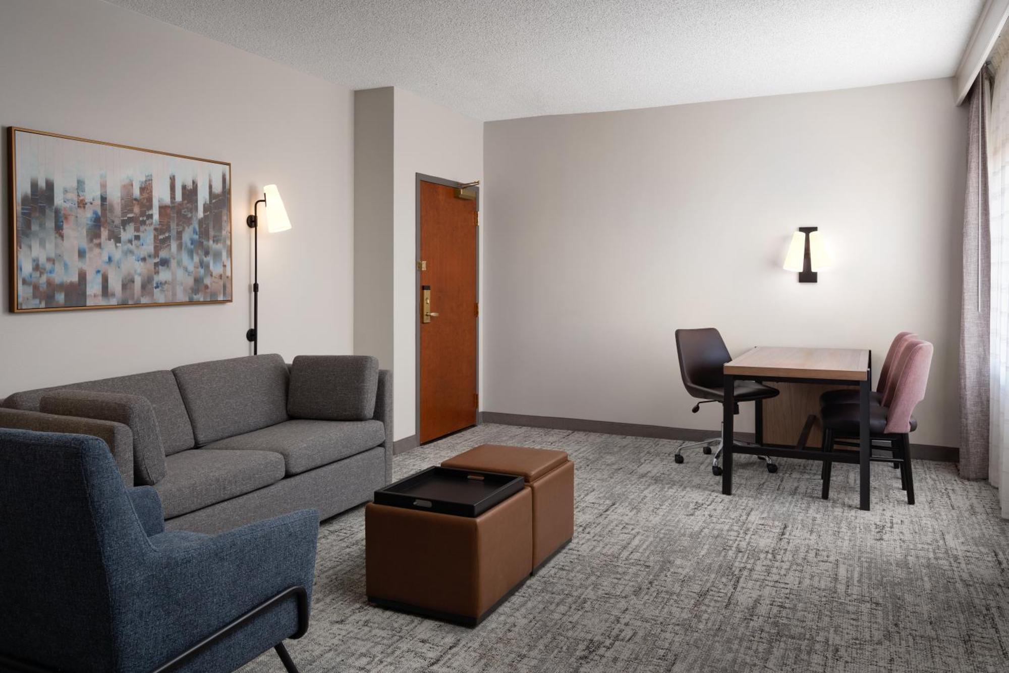 Two-Bedroom Queen Corner Suite - Non-Smoking