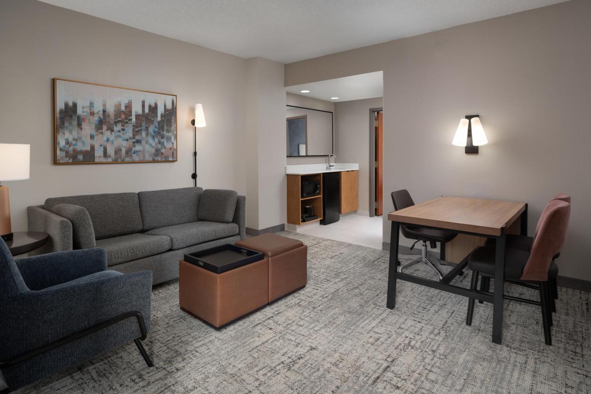 Two-Room Suite with One King Bed and Tub/Shower Combo - Non-Smoking