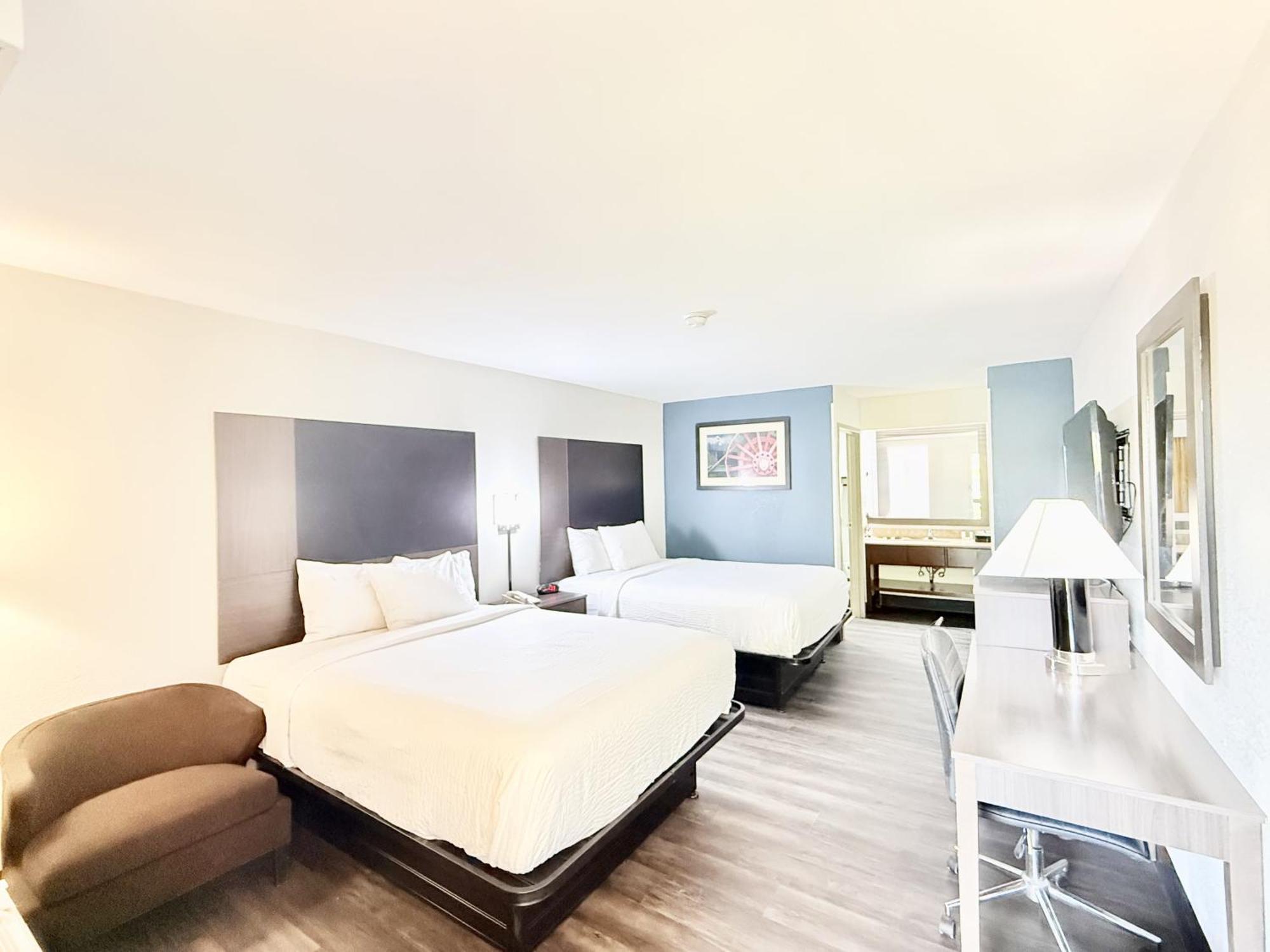 Queen Room with Two Queen Beds - Non-Smoking