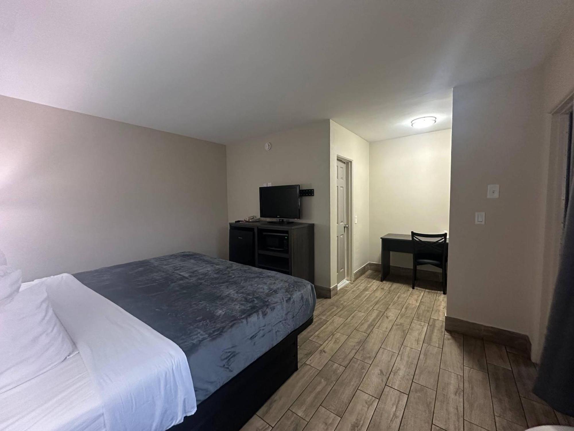 King Room - Disability Access/Non Smoking