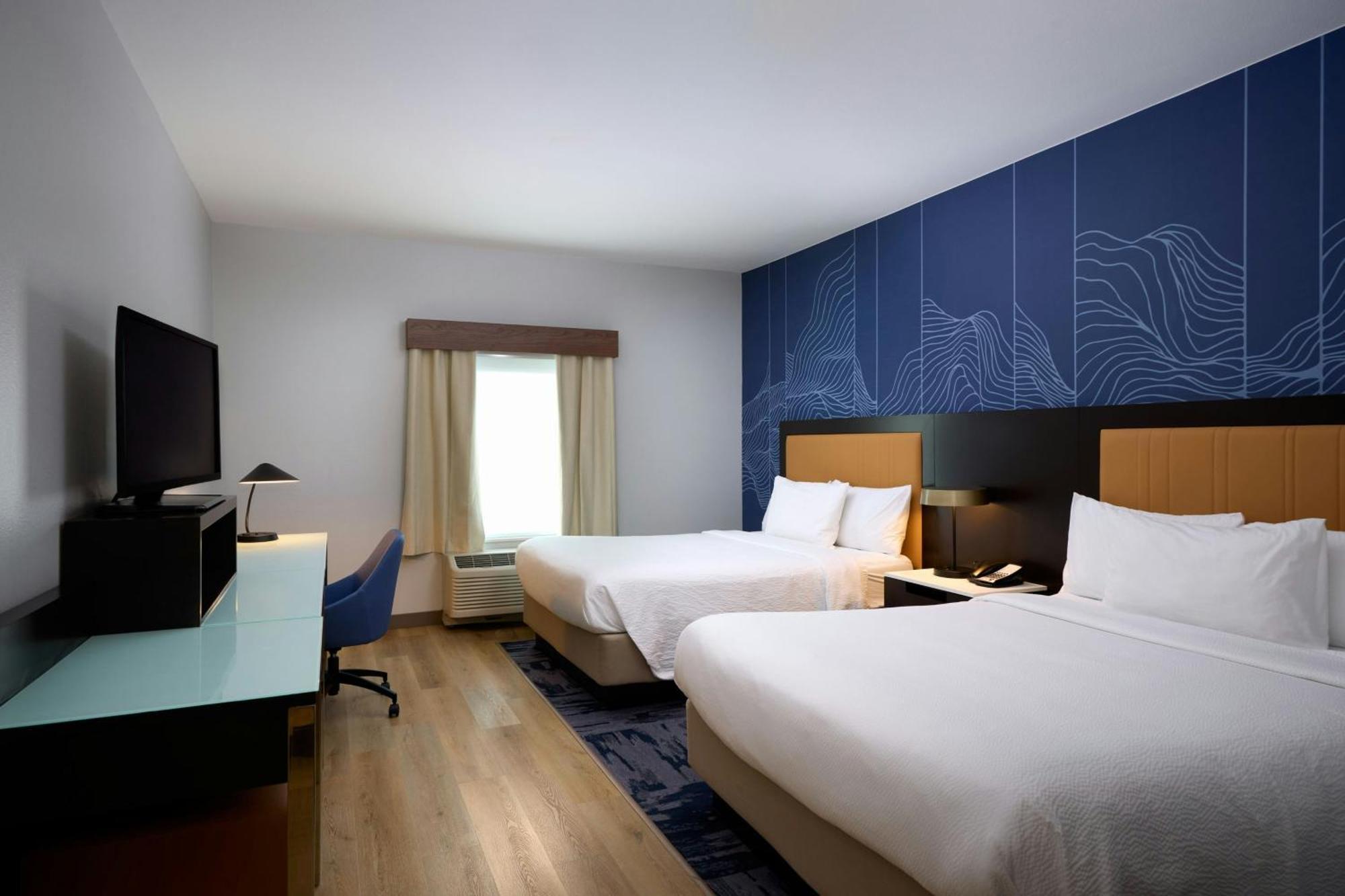 Queen Room with Two Queen Beds and City View