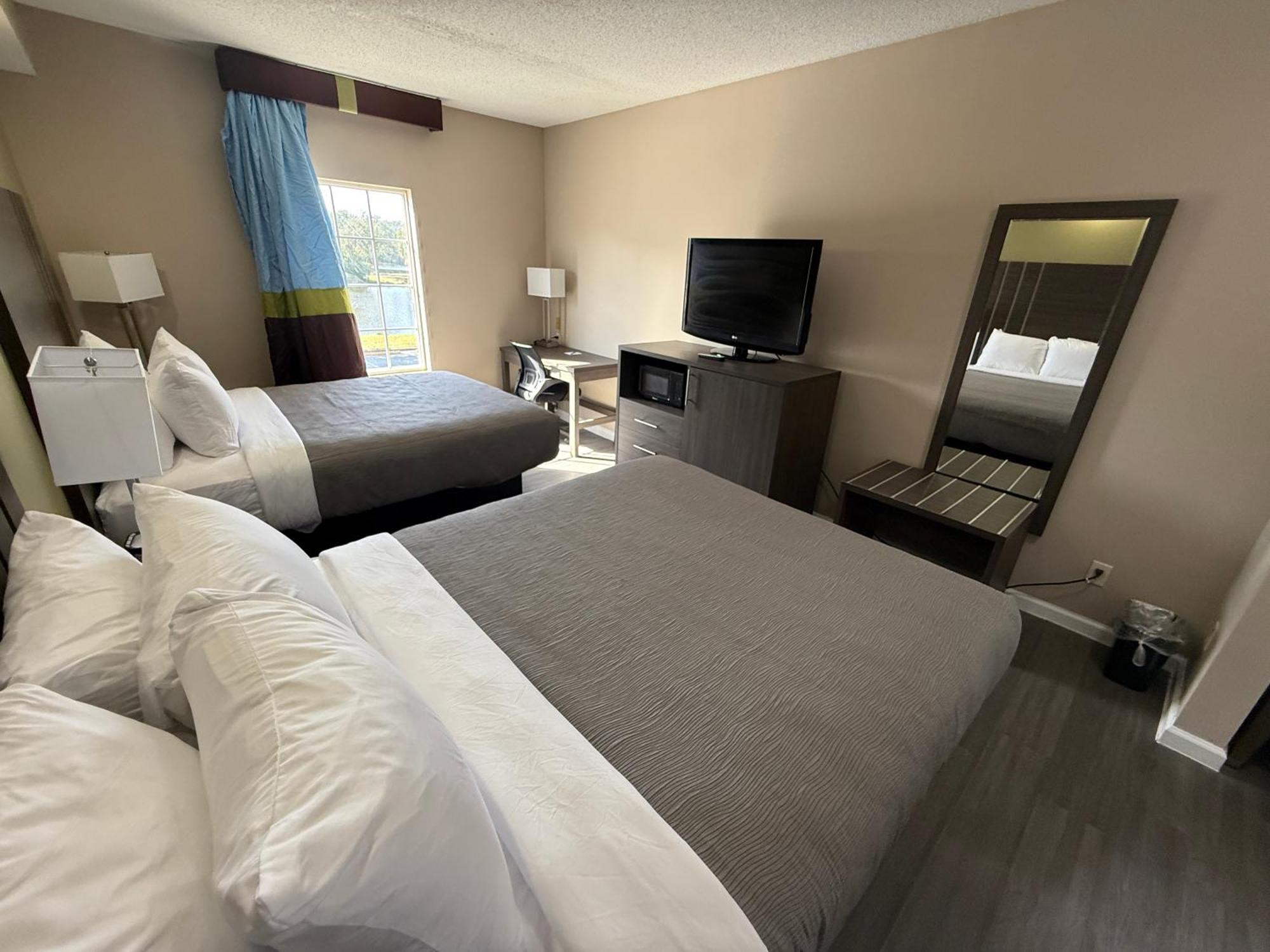 Quadruple Room with Two Queen Beds - Disability Access/Non Smoking