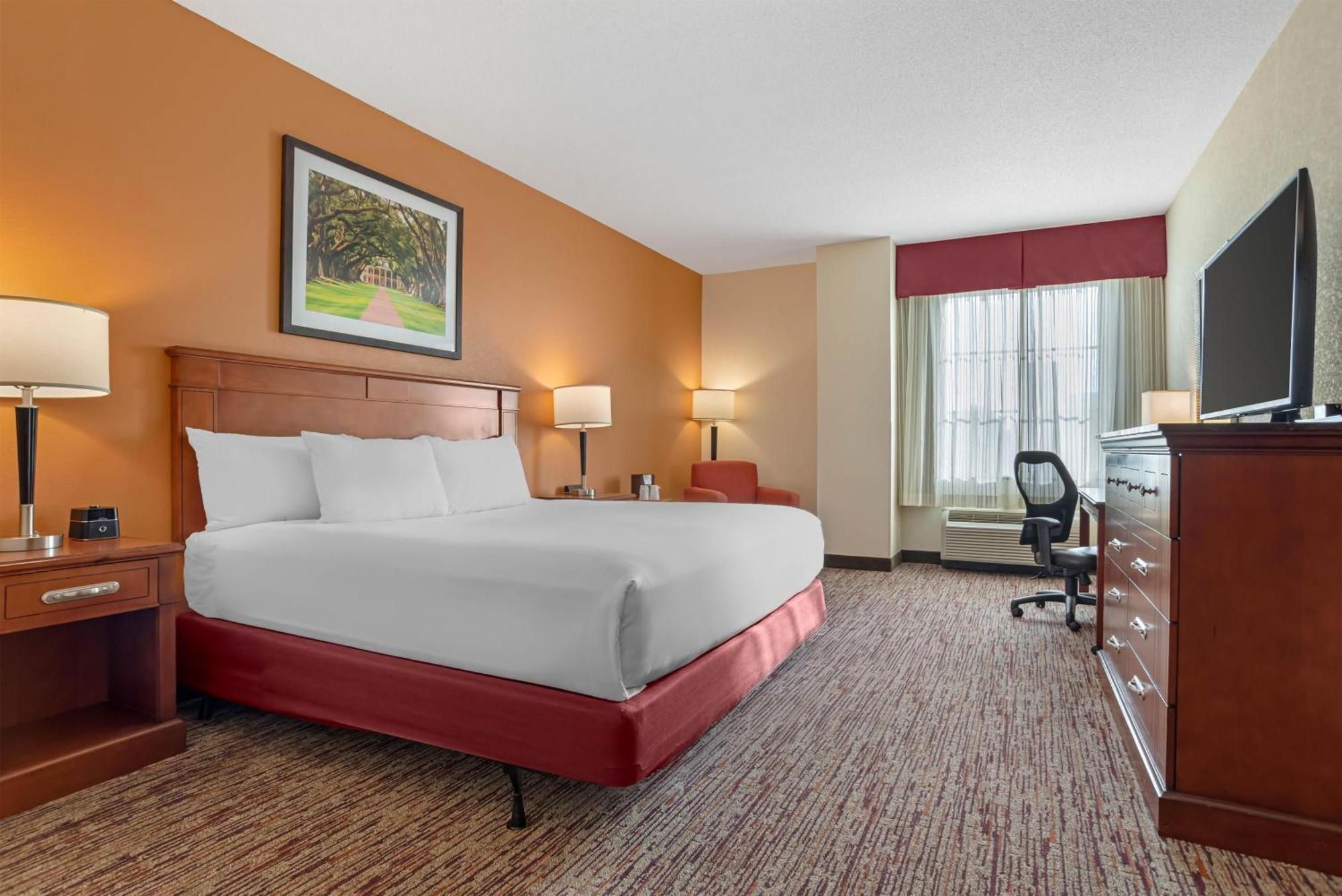 Deluxe King Room - Accessible, Tub,1742839022:JPEG