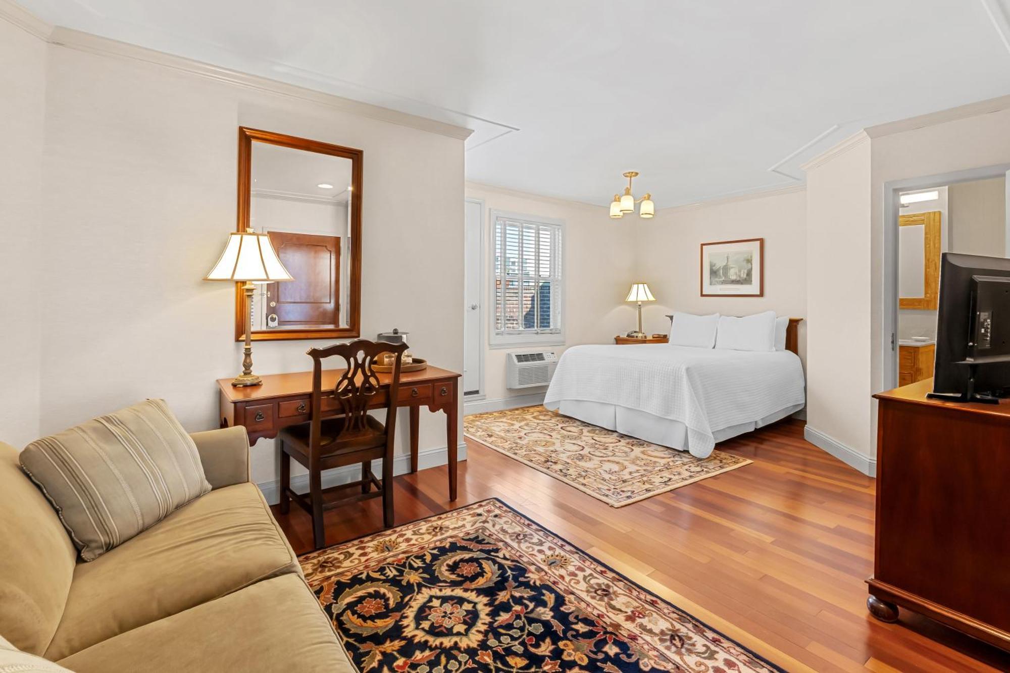 Standard Queen Room