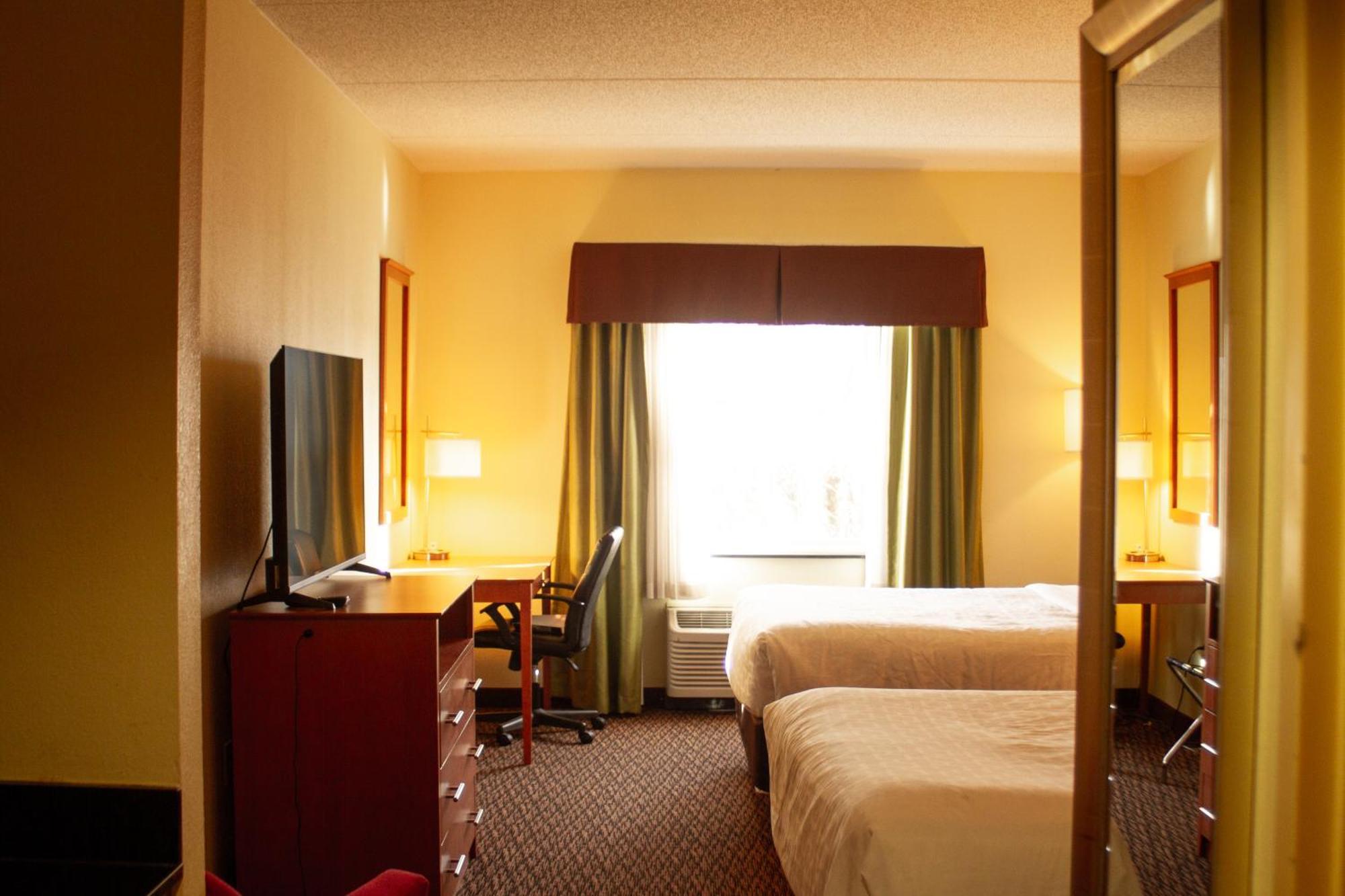 Queen Room with Two Queen Beds - Non-Smoking