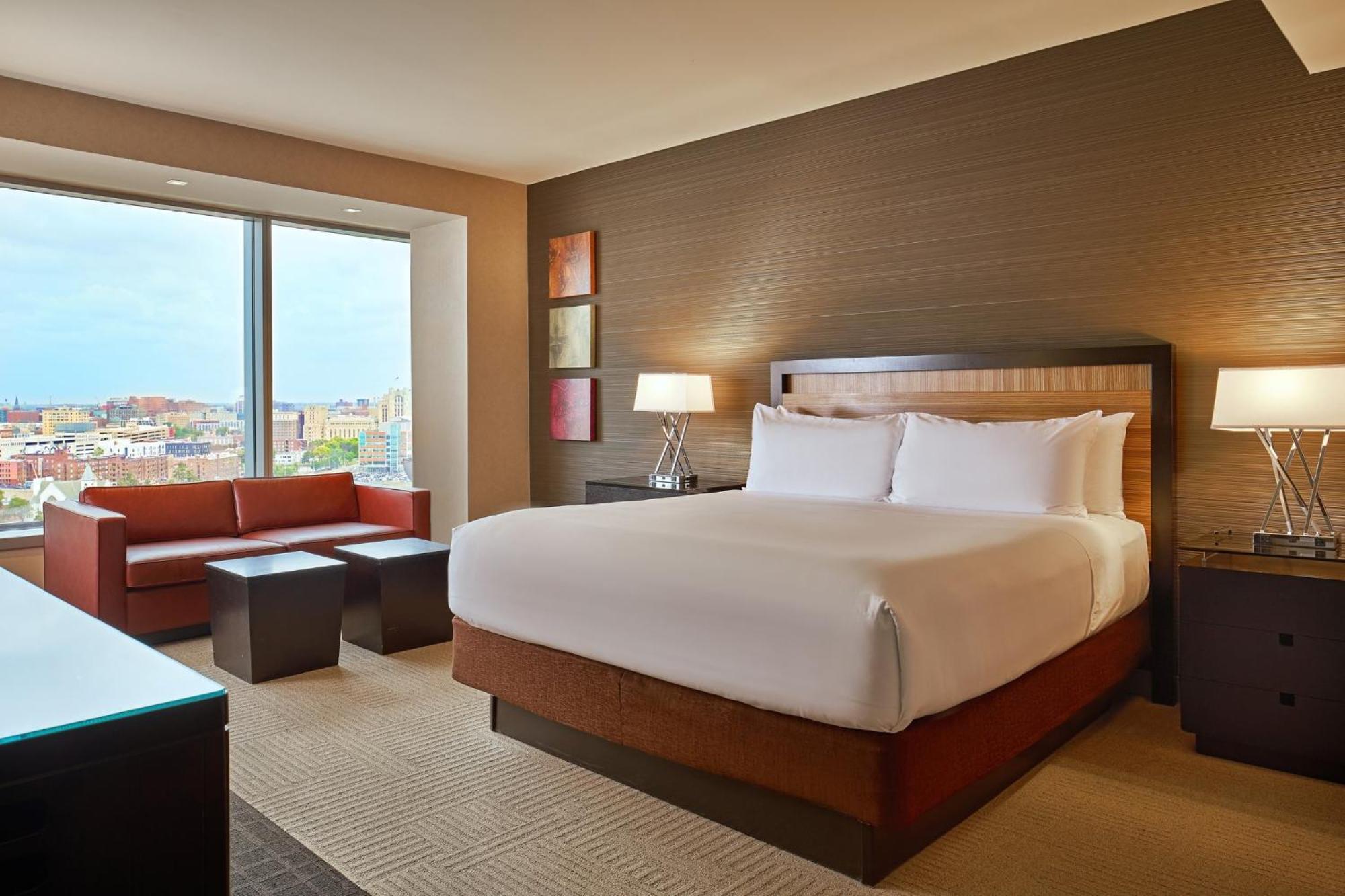 Luxury King Room,1742980114:JPEG