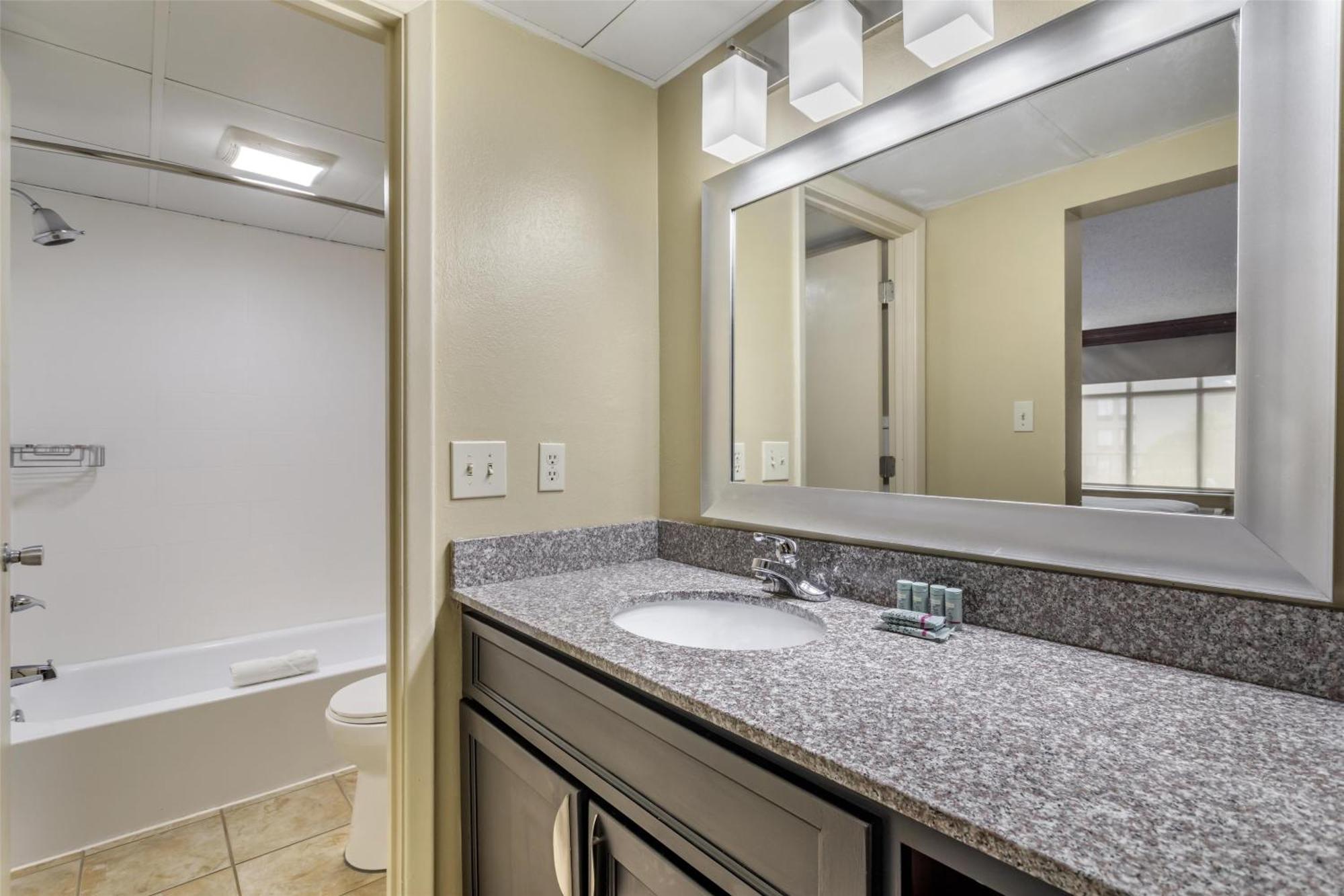 Queen Room with Two Queen Beds - Non-Smoking,1743018975:JPEG