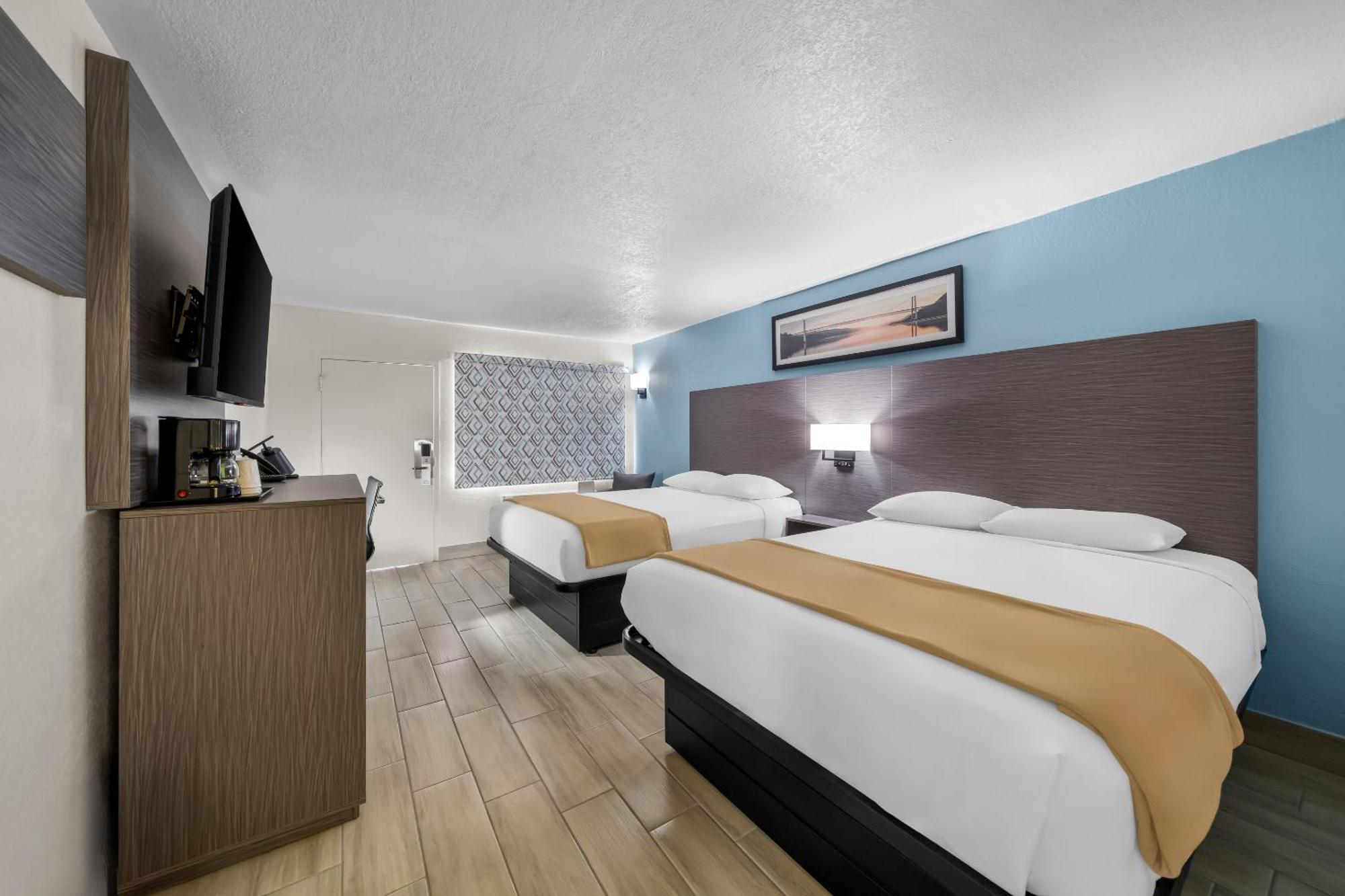 Quadruple Room with Two Queen Beds - Disability Access/Non Smoking,1743146229:JPEG