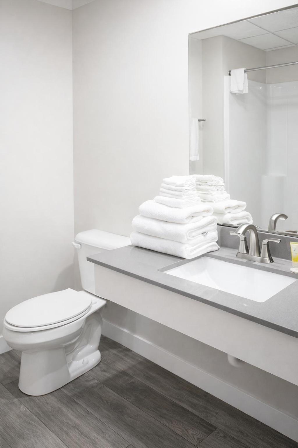 Queen Room with Two Queen Beds,1743192268:JPEG