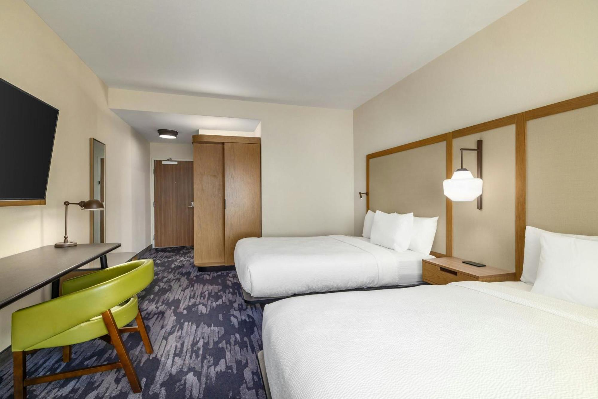 Queen Room with Two Queen Beds - Hearing Accessible