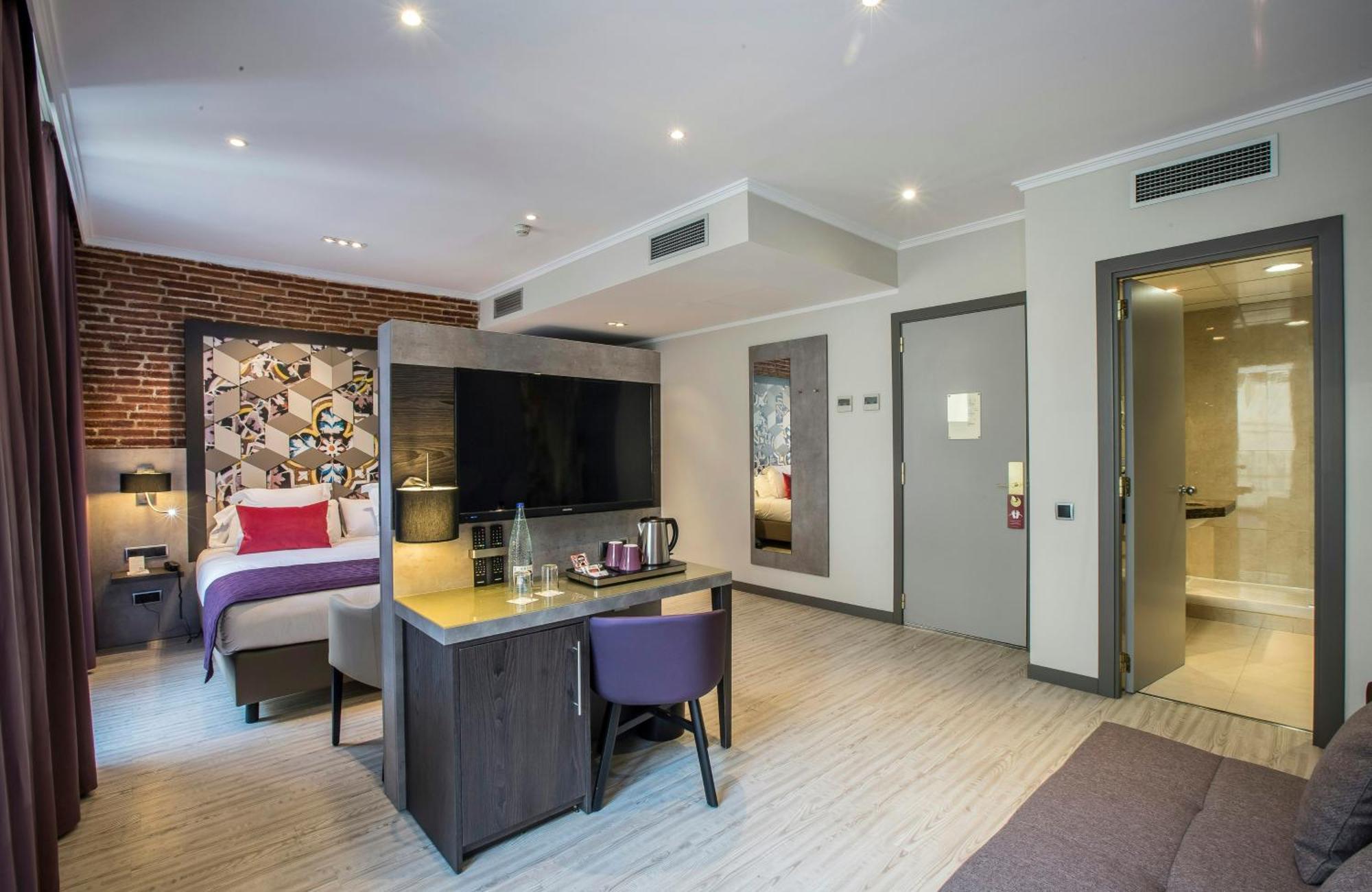 Deluxe Family Room