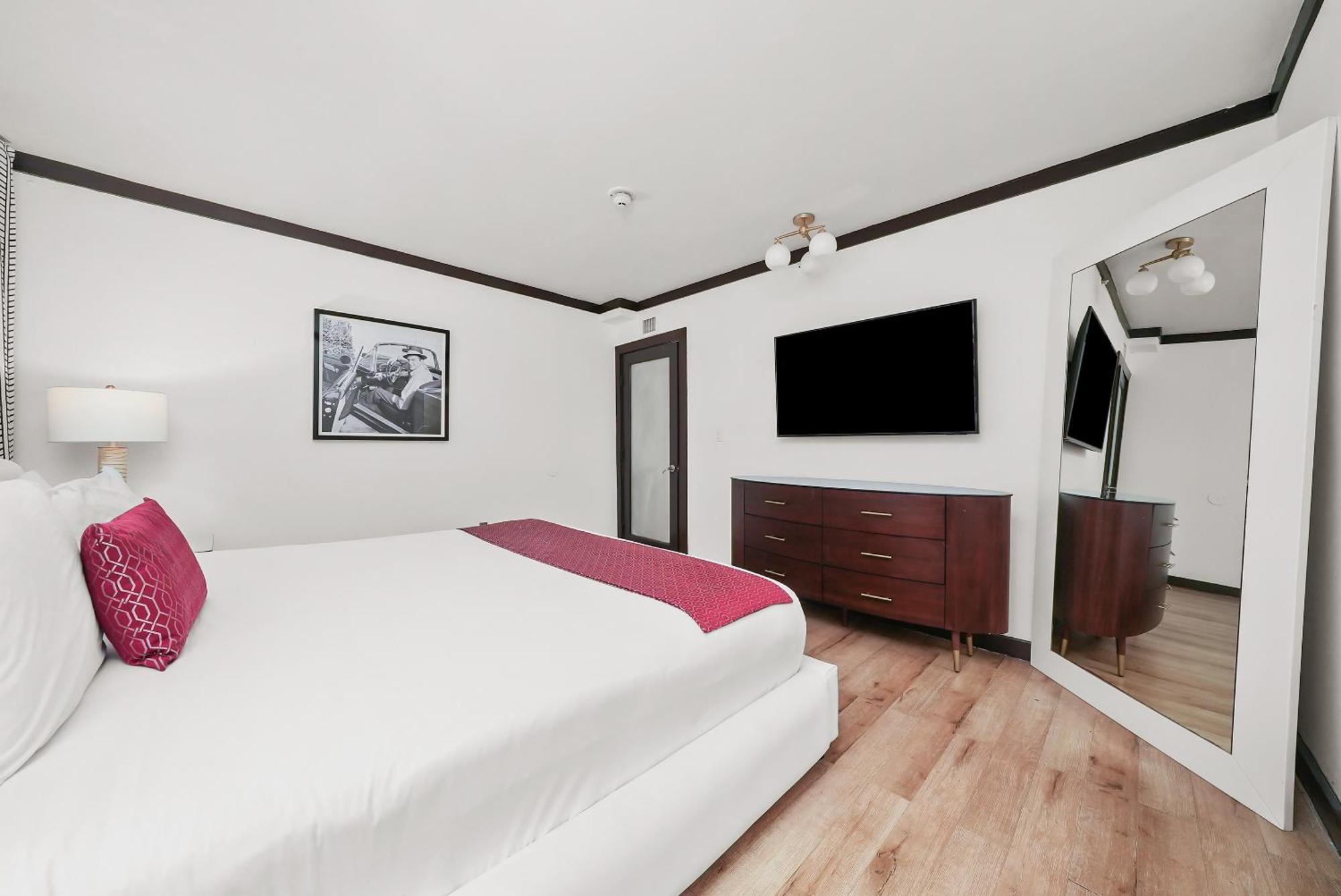 Deluxe Two Bedroom Suite