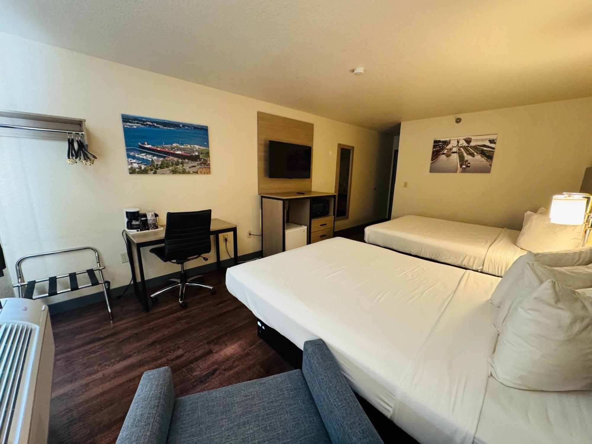 Queen Room with Two Queen Beds - Non-Smoking