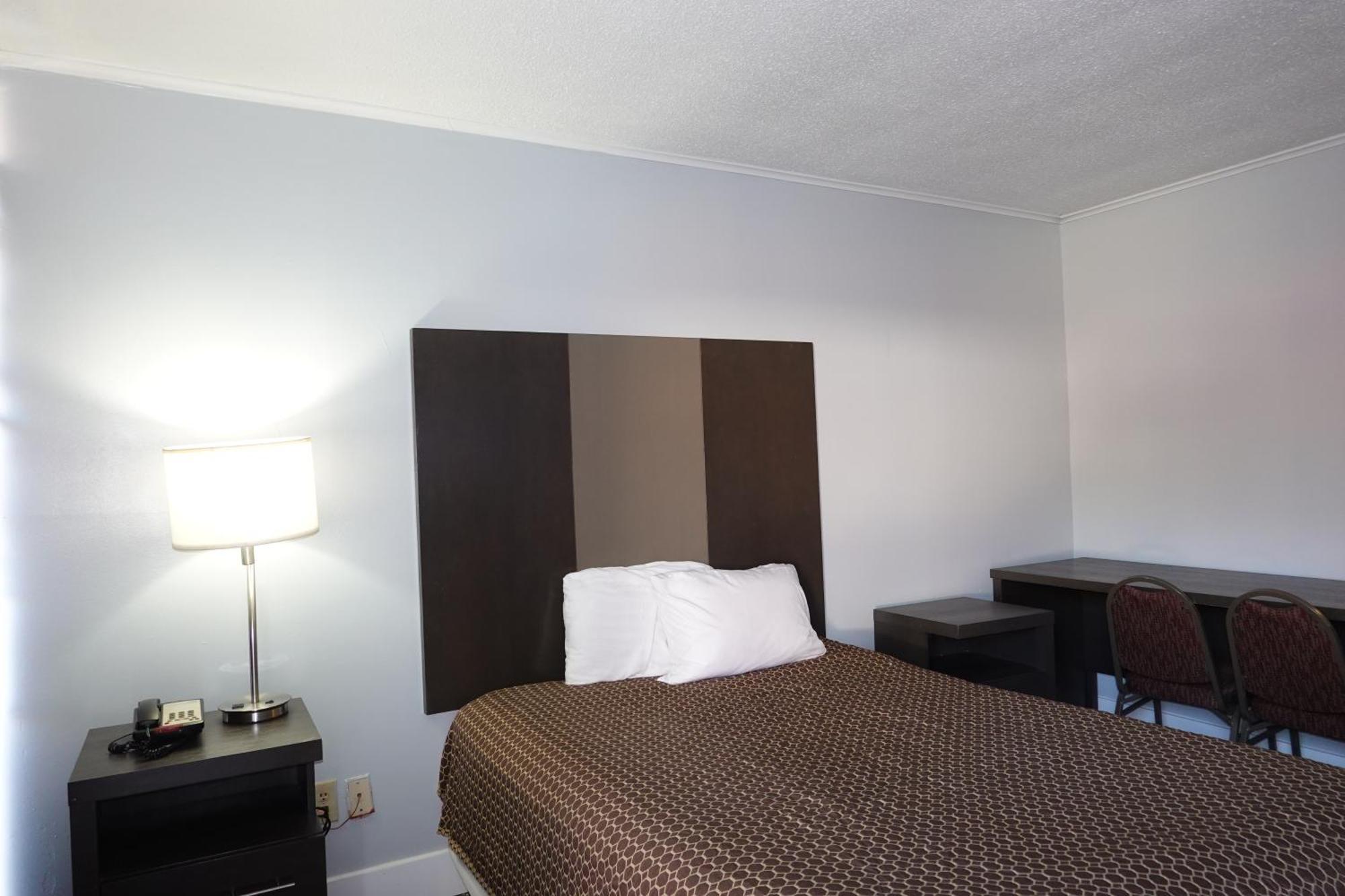 Standard Queen Room