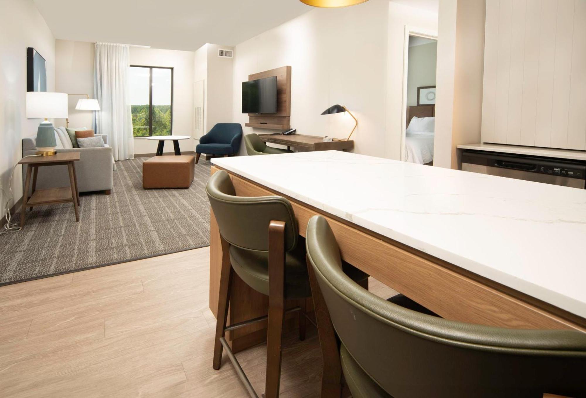 One-Bedroom Queen Suite with Two Queen Beds