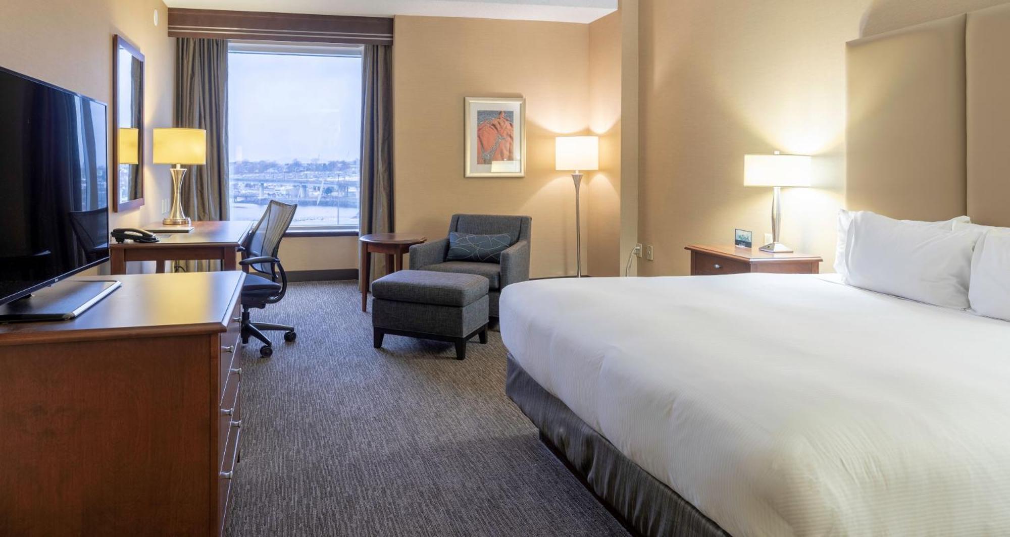 Club Floor King Room