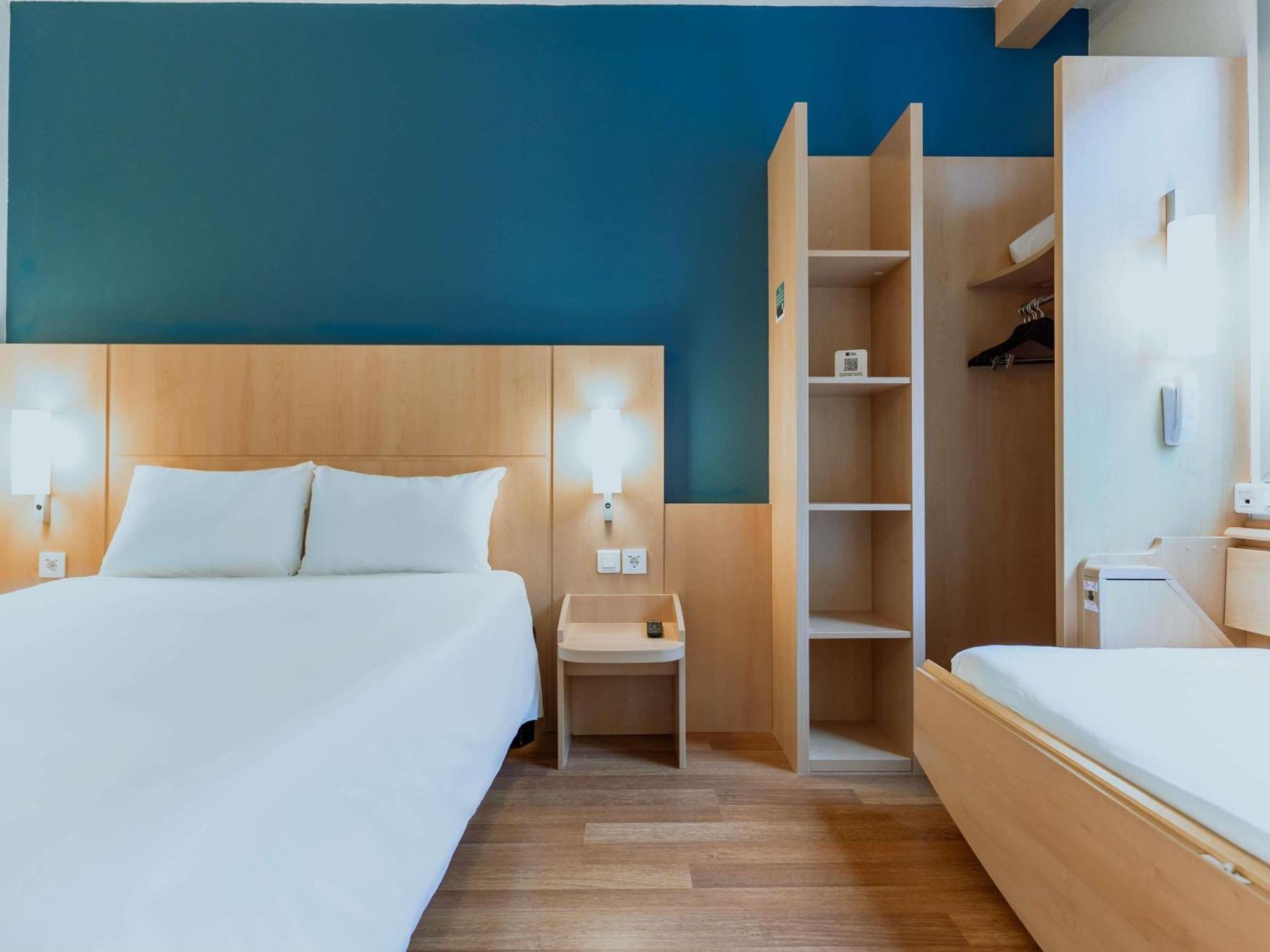 Standard Room with Two Single Beds