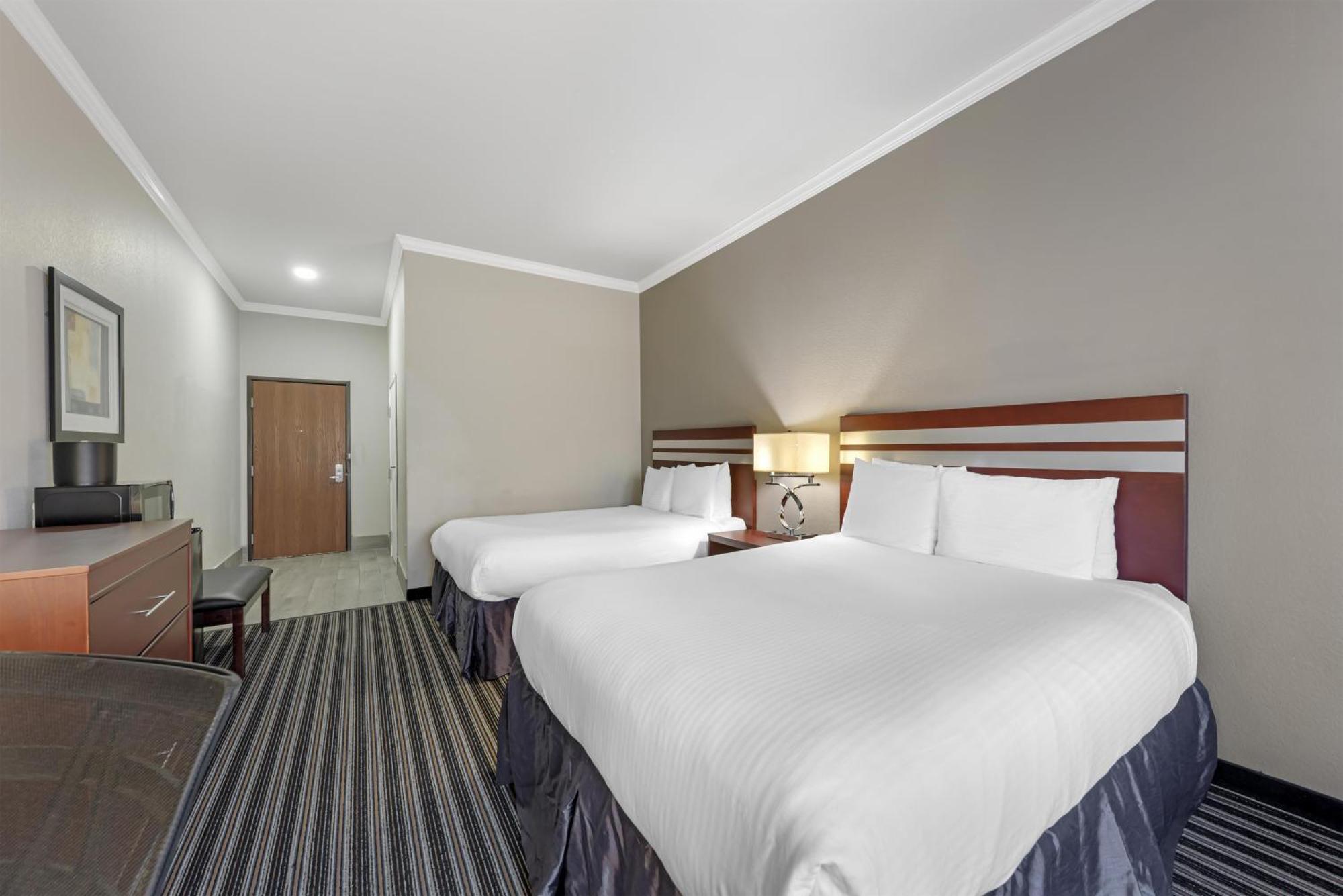 Queen Room with Two Queen Beds with Roll-In Shower - Mobility Accessible/Non-Smoking