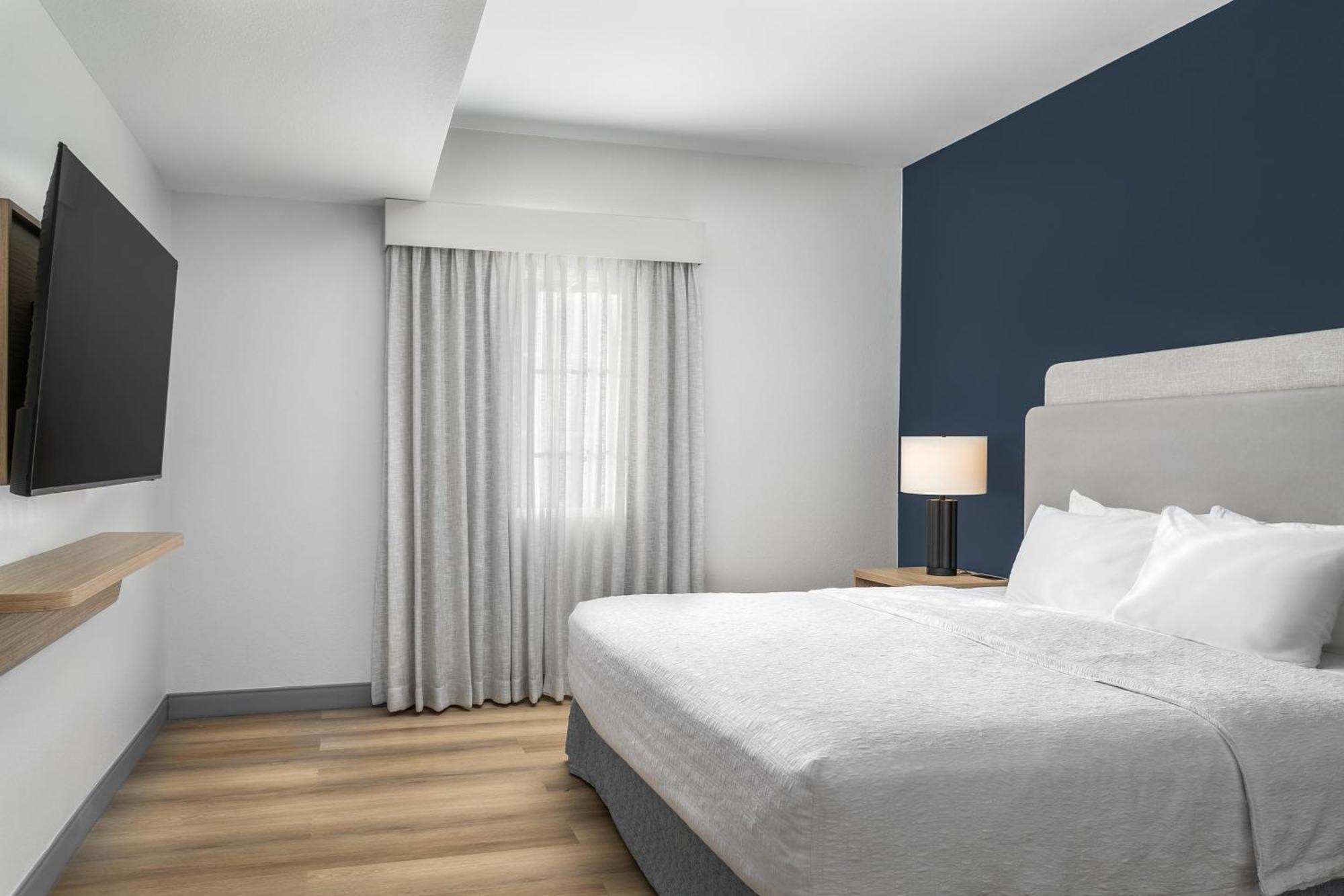 King Studio Suite - Non-Smoking