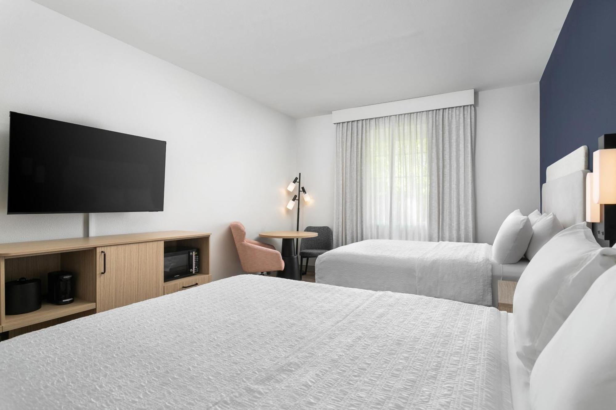 Queen Room with Two Queen Beds - Hearing Access/Non-Smoking